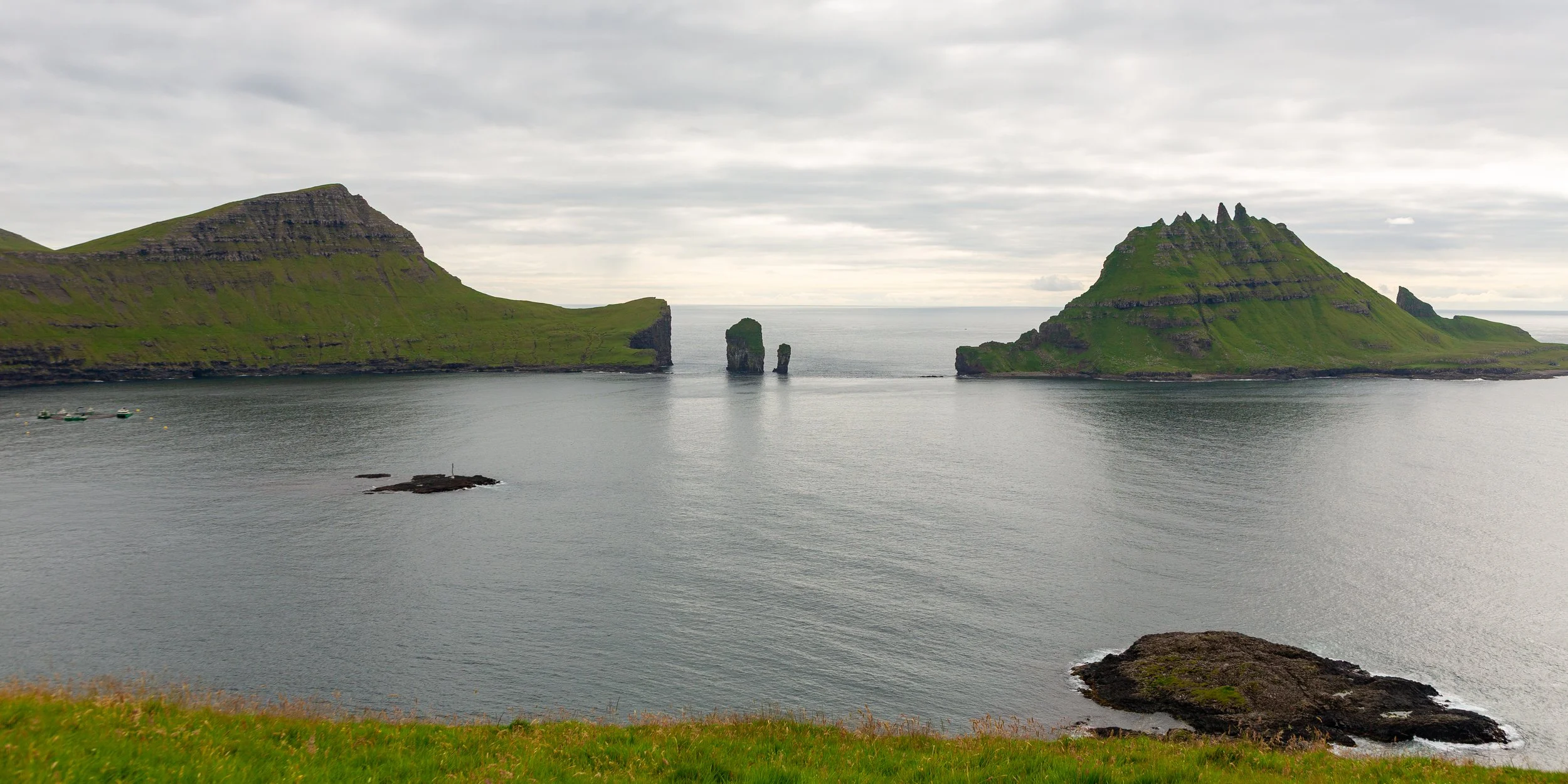  Looking across the fjord to the southwest tip of the island, with Drangarnir and Gáshólmur islands  