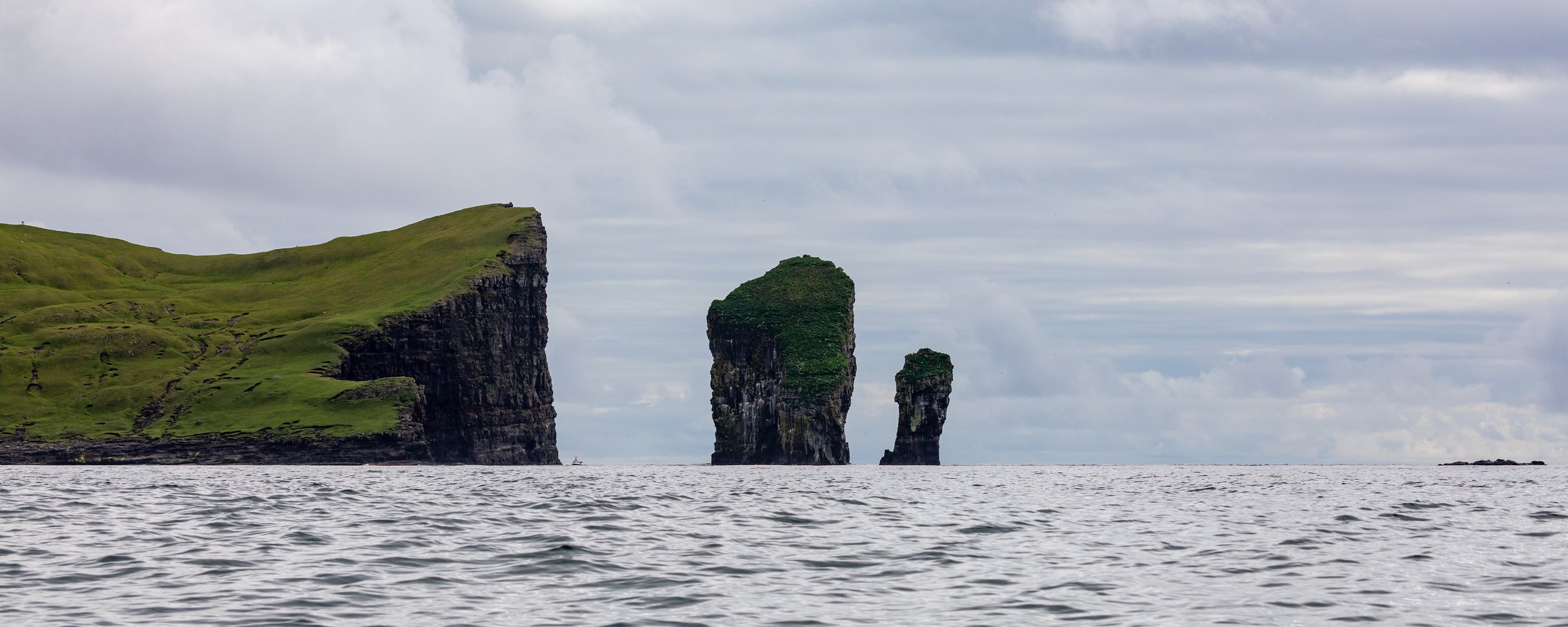  Up close to the the southwest tip of the island with Drangarnir 