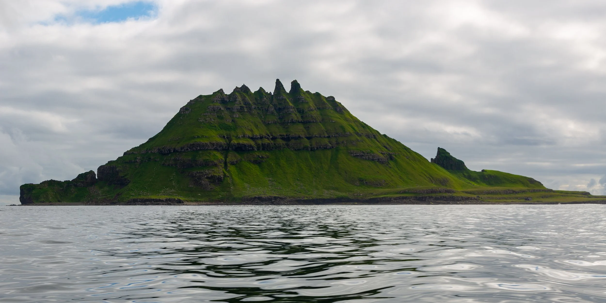  Cruising by Gáshólmur island 