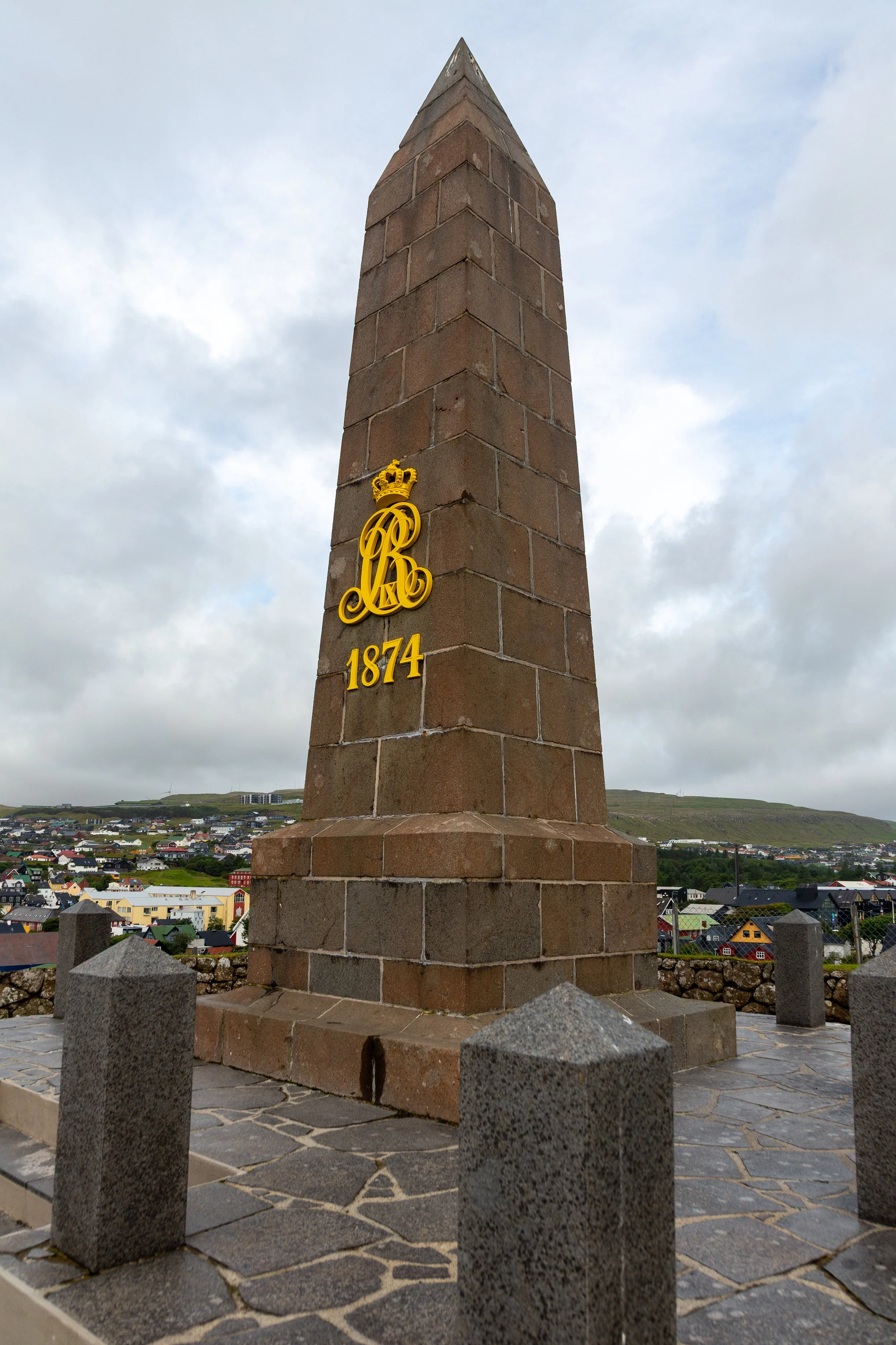  Kongaminnið monument (1882) basalt obelisk, built to commemorate the visit of Danish King Christian IX in 1874 