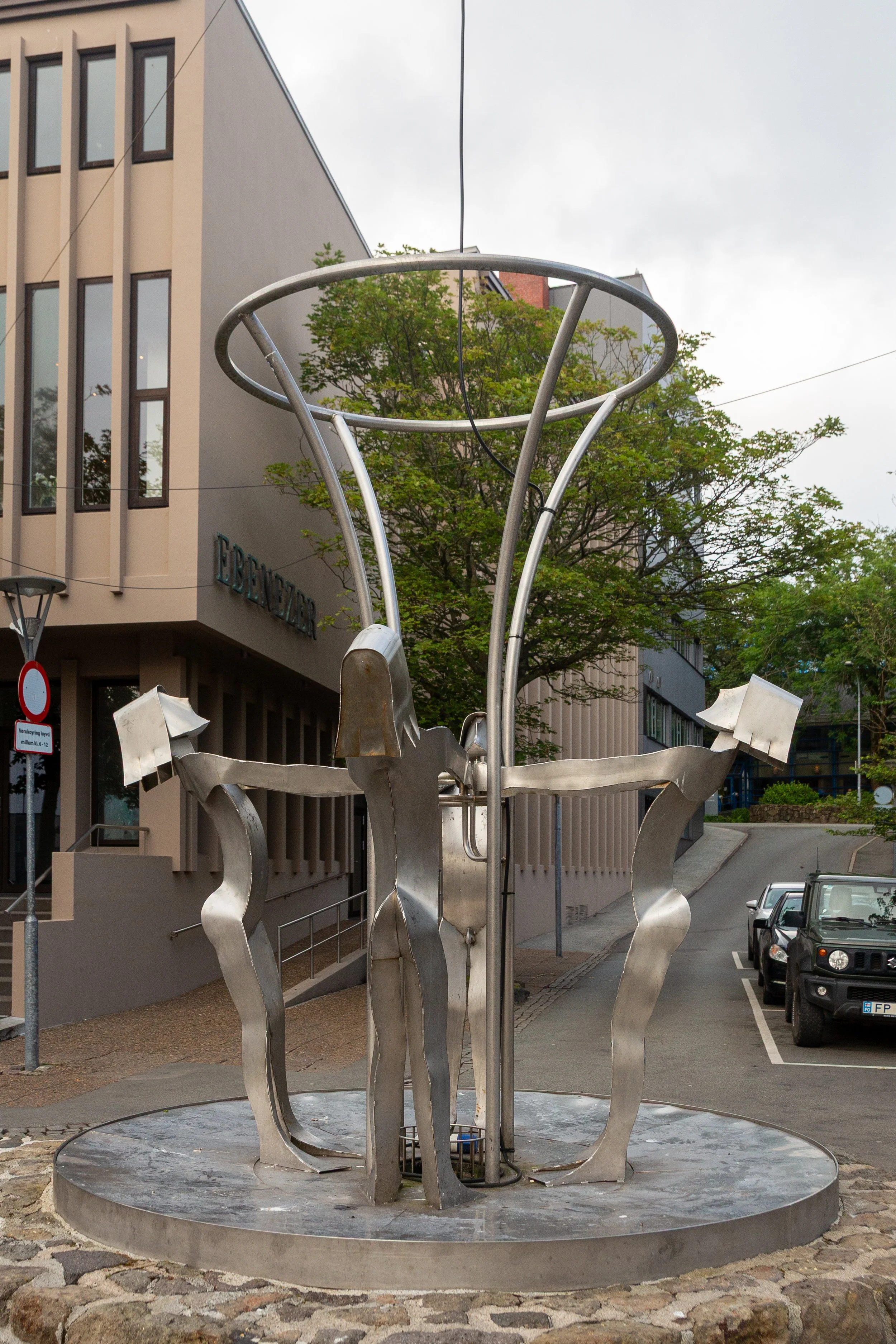  Back in Tórshavn, the " Fountain  of Dancing Children" by Faroese scluptor Fritjof Joensen 