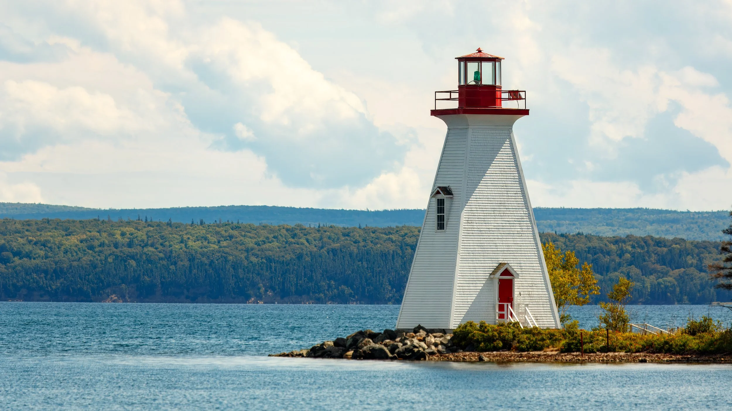  Kidston Island Lighthouse, located on Kidston Island in the Bras d'Or Lake 