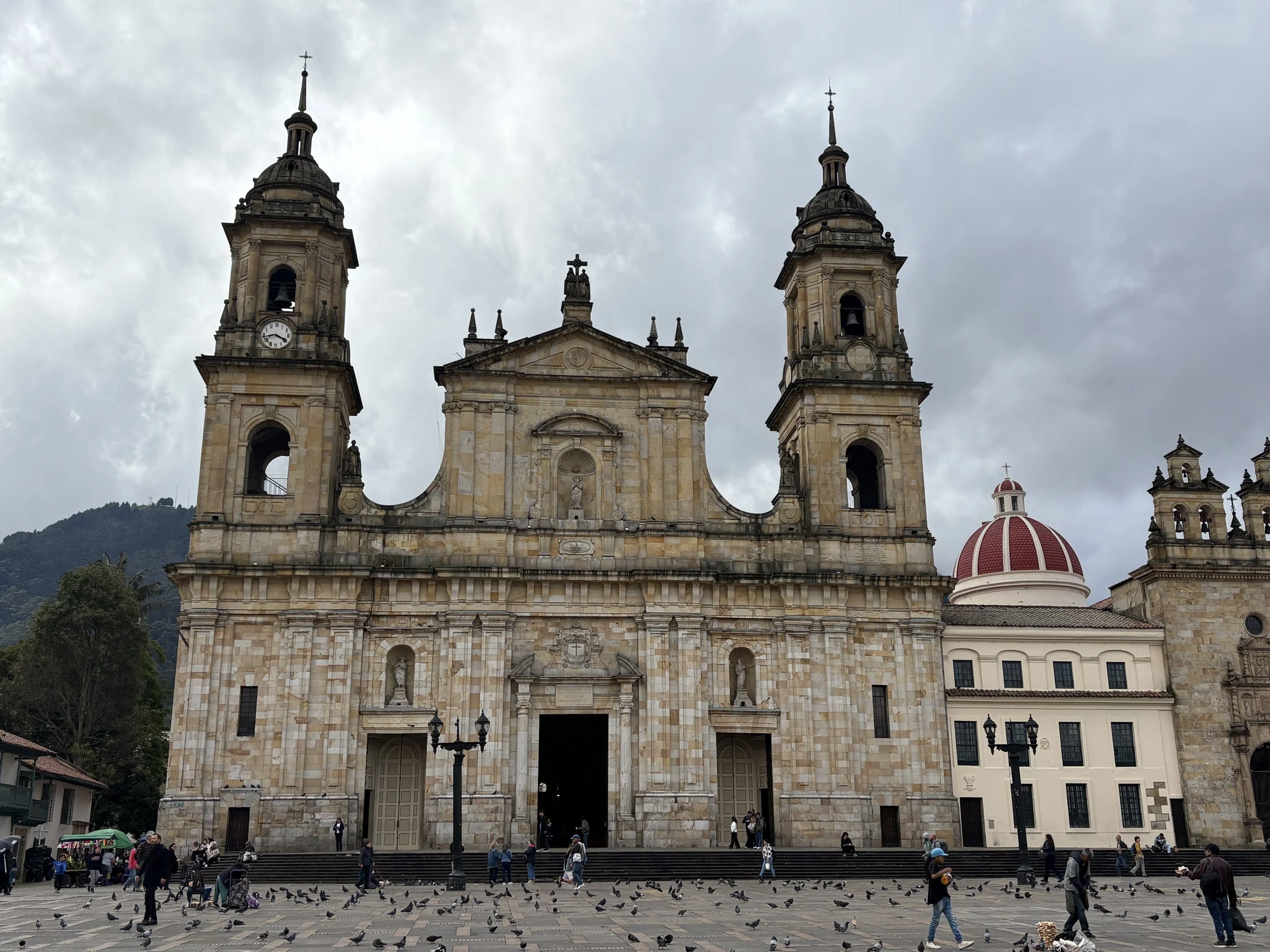  Catedral Primada de Colombia (1823) located in Plaza de Bolívar, the largest cathedral in Colombia  