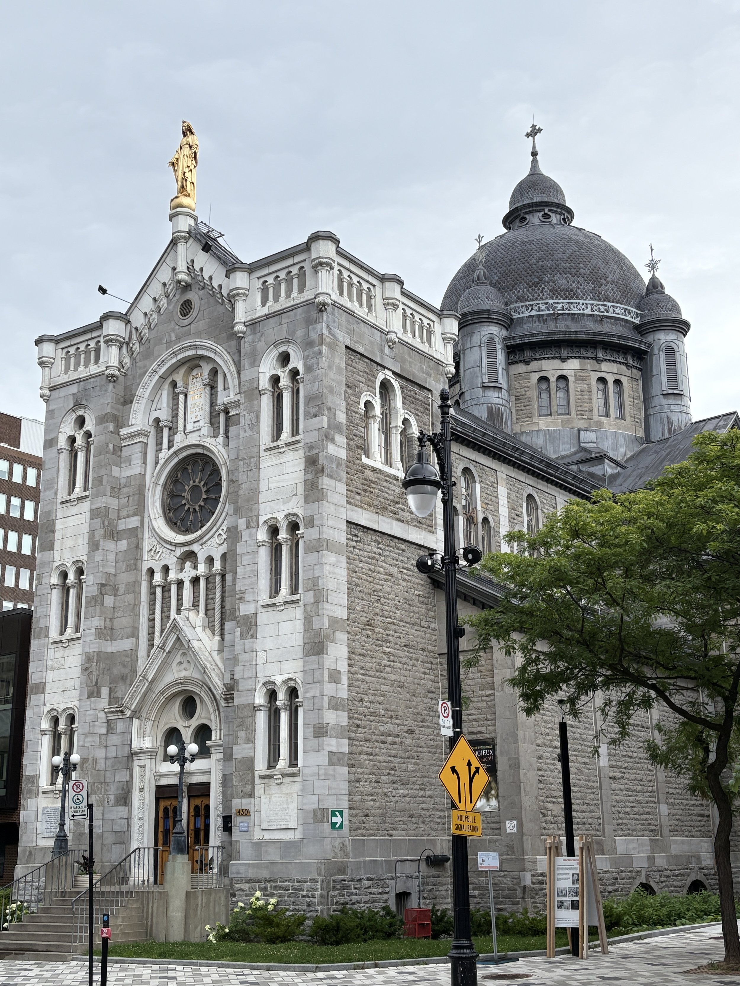  Notre Dame de Lourdes Chapel at University of Quebec at Montreal 