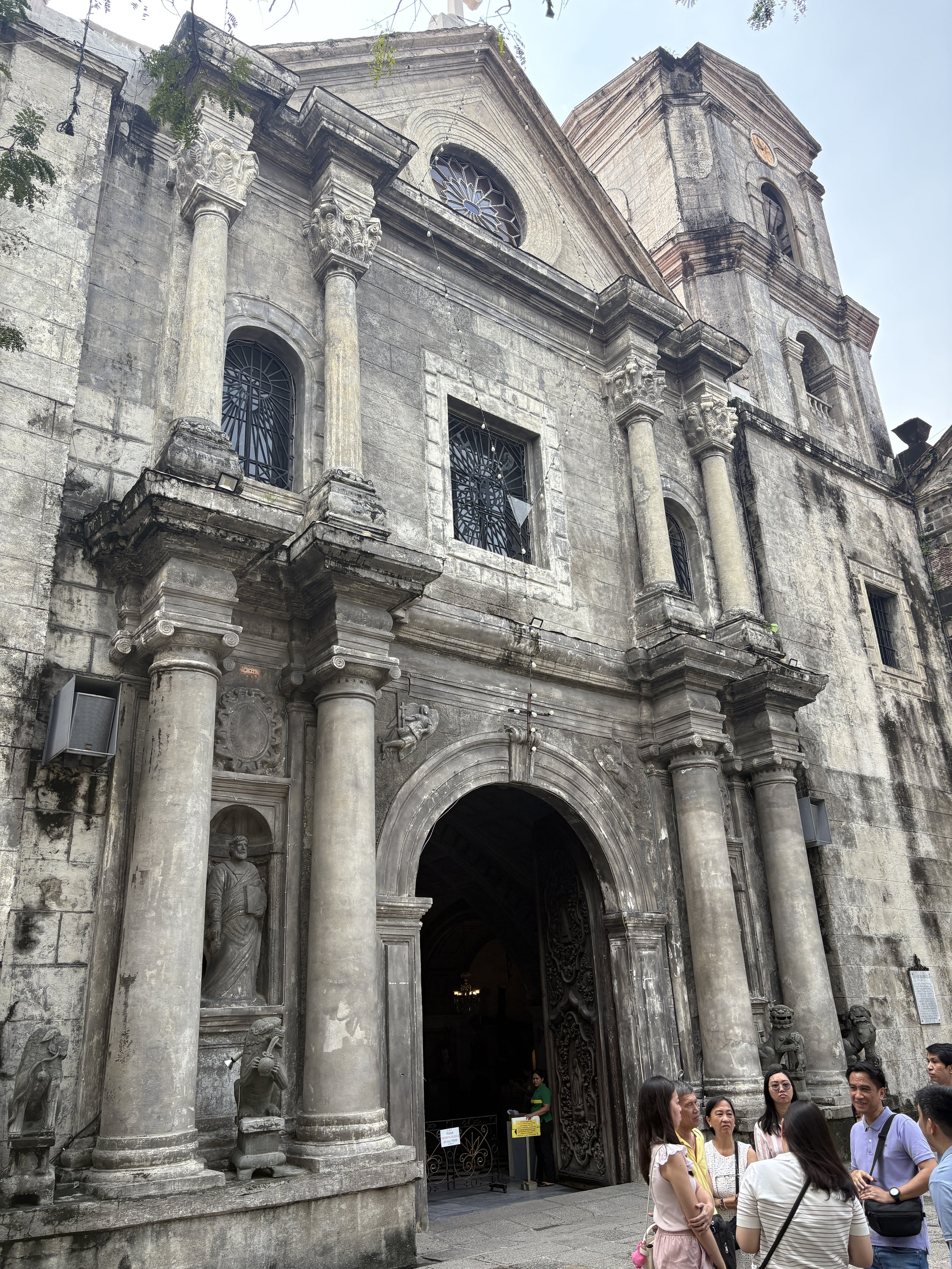  San Agustin Church (1607), the oldest stone church in the Philippines 