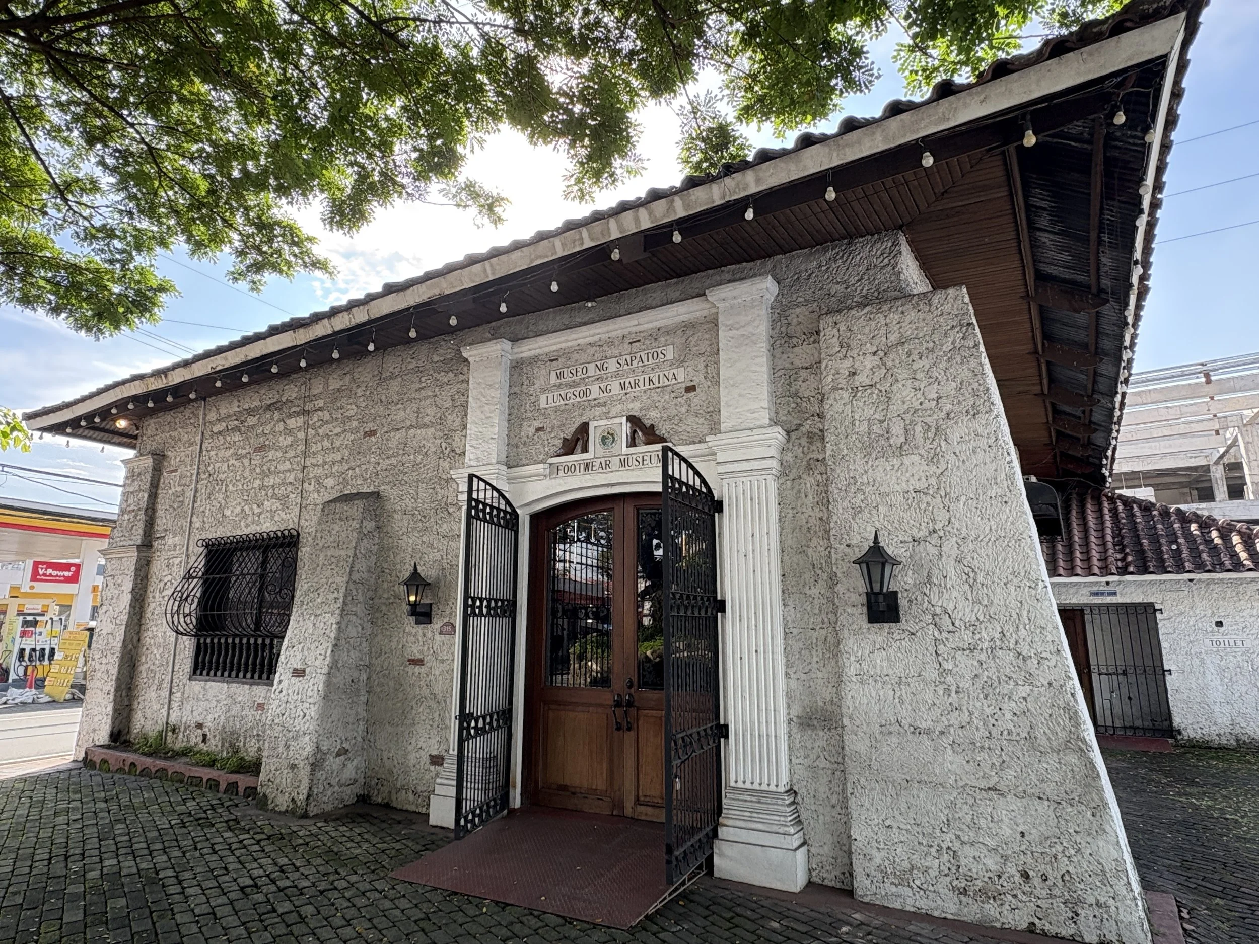  The suburb of Marikina is center of shoe making and the home of the Shoe Museum of Marikina 