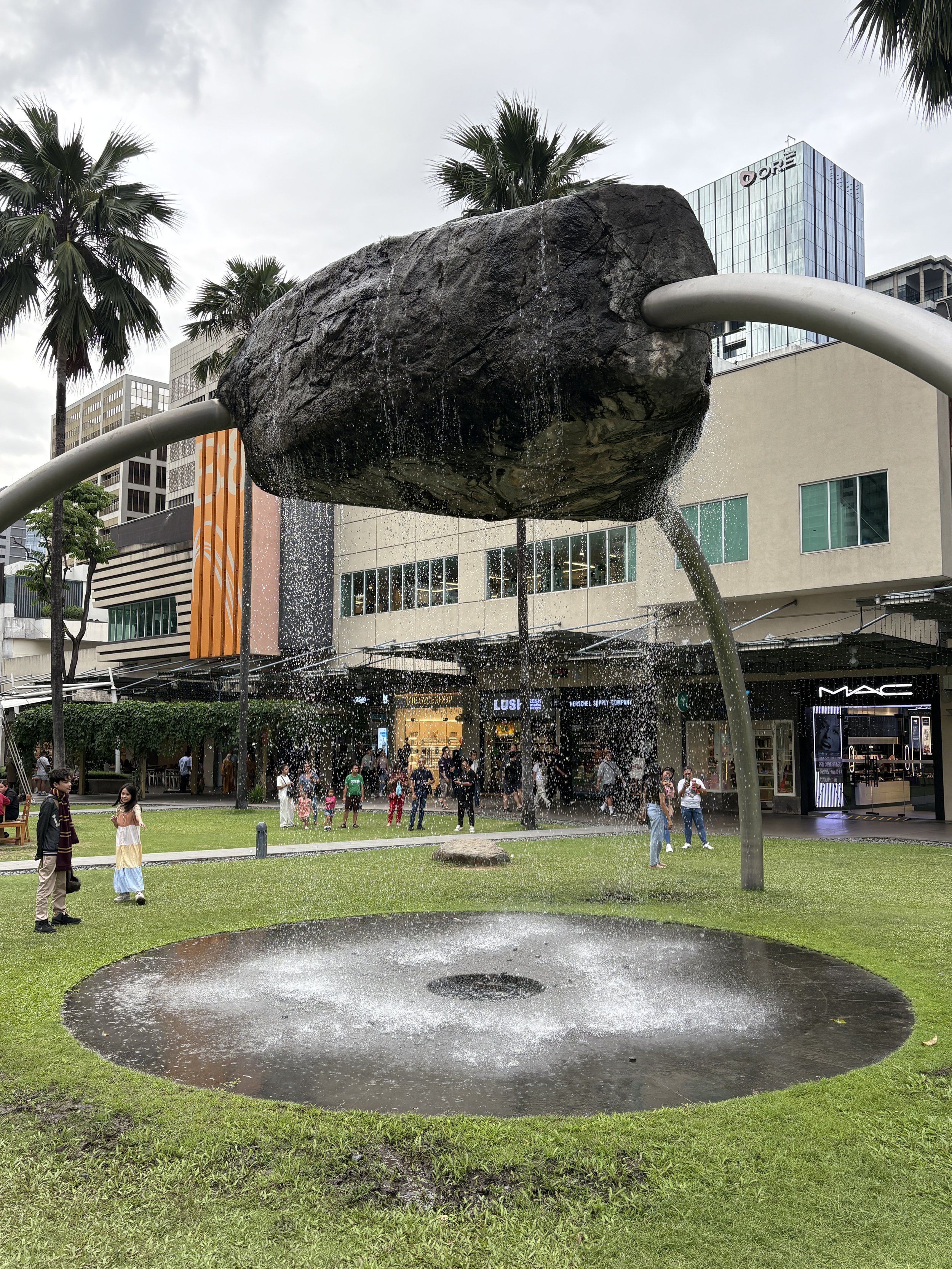  Specific Gravity sculpture in the shopping area in BGC (Bonifacio Global City) neighbourhood, where our hotel was located 