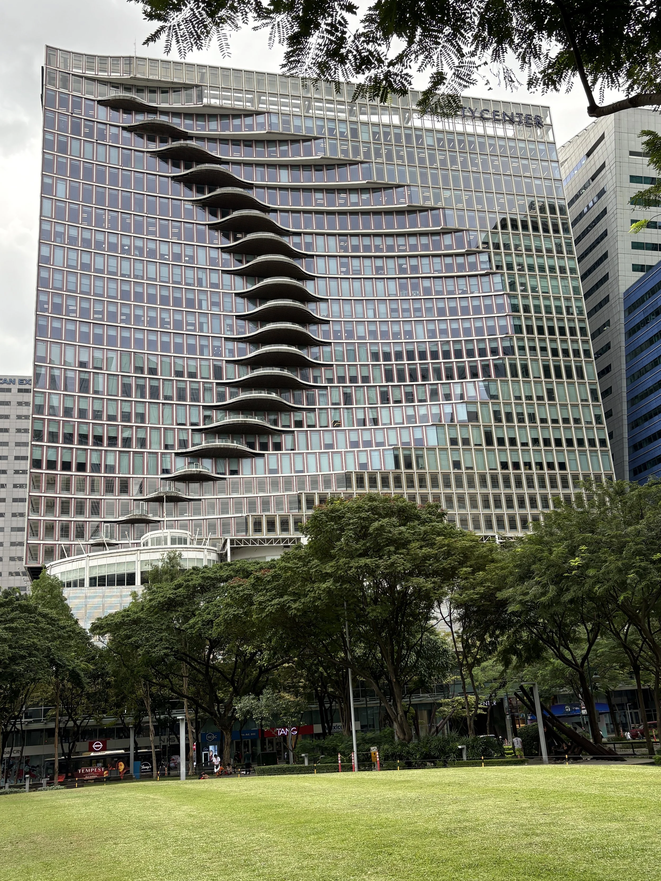  Unique facade of 30-story City Center Tower in BGC&nbsp; 