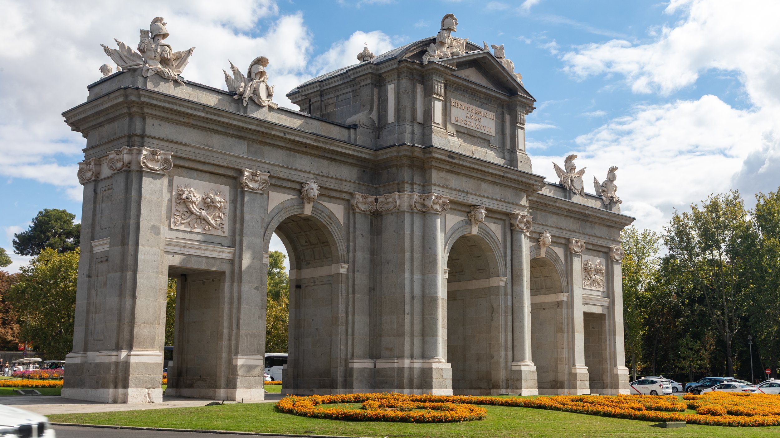  Puetra de Alcala (1778) prominent neoclassical triumphal arch 