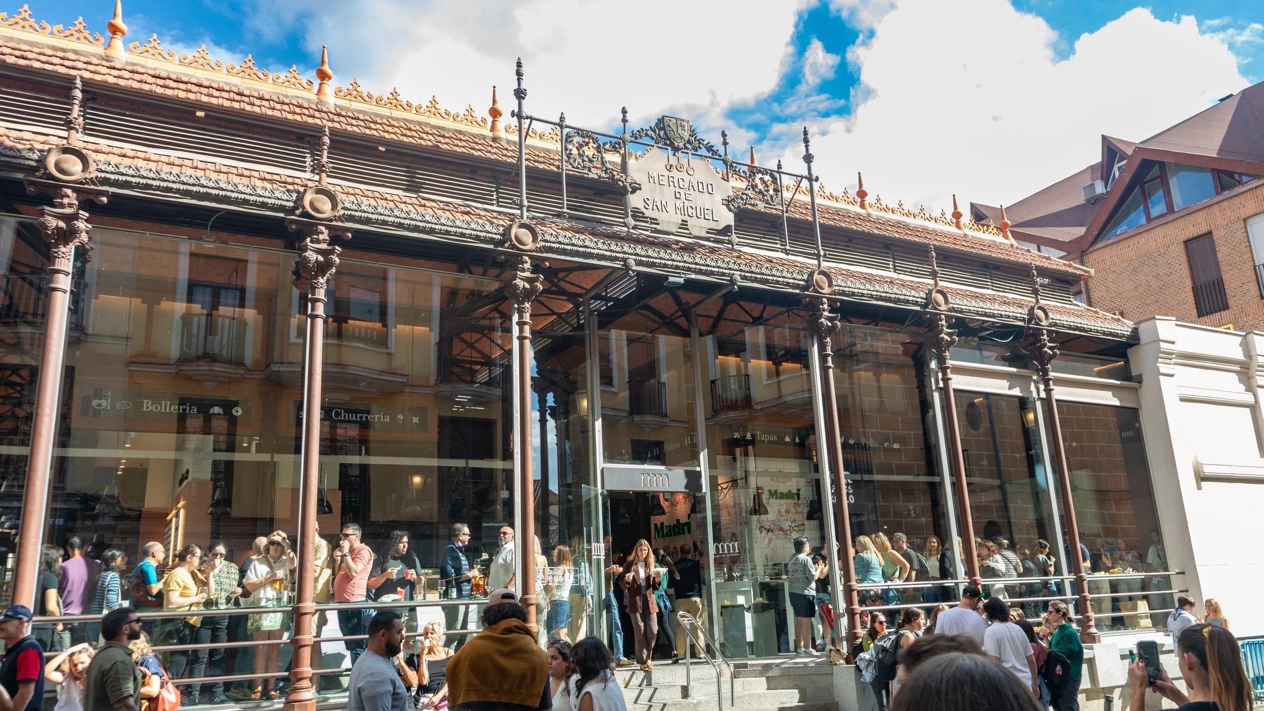  The Mercado de San Miguel retains its original early 20th-century iron structure, built between 1913 and 1916.&nbsp; 