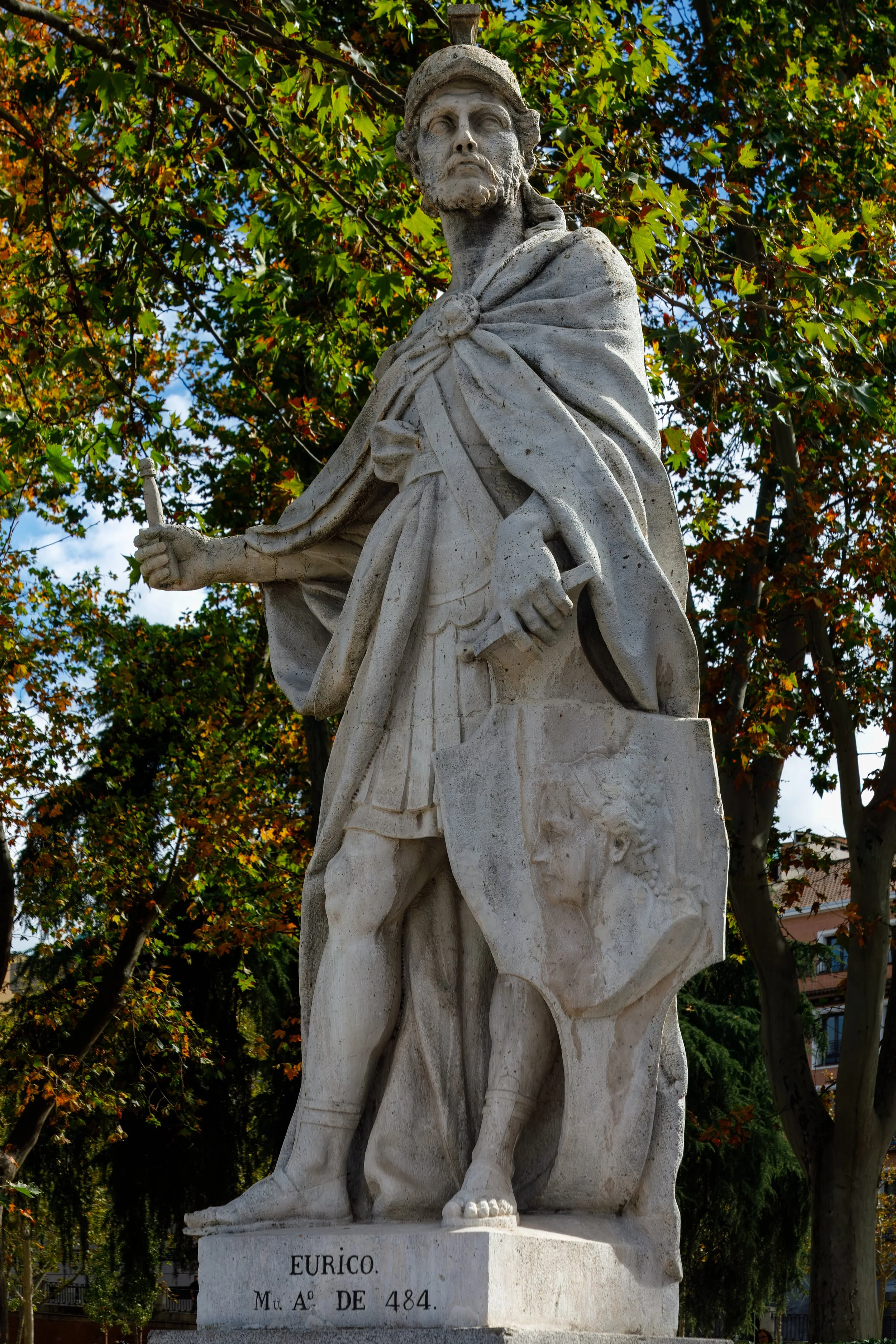  Statue of Euric, a 5th-century Visigothic king, located in the Plaza de Oriente 