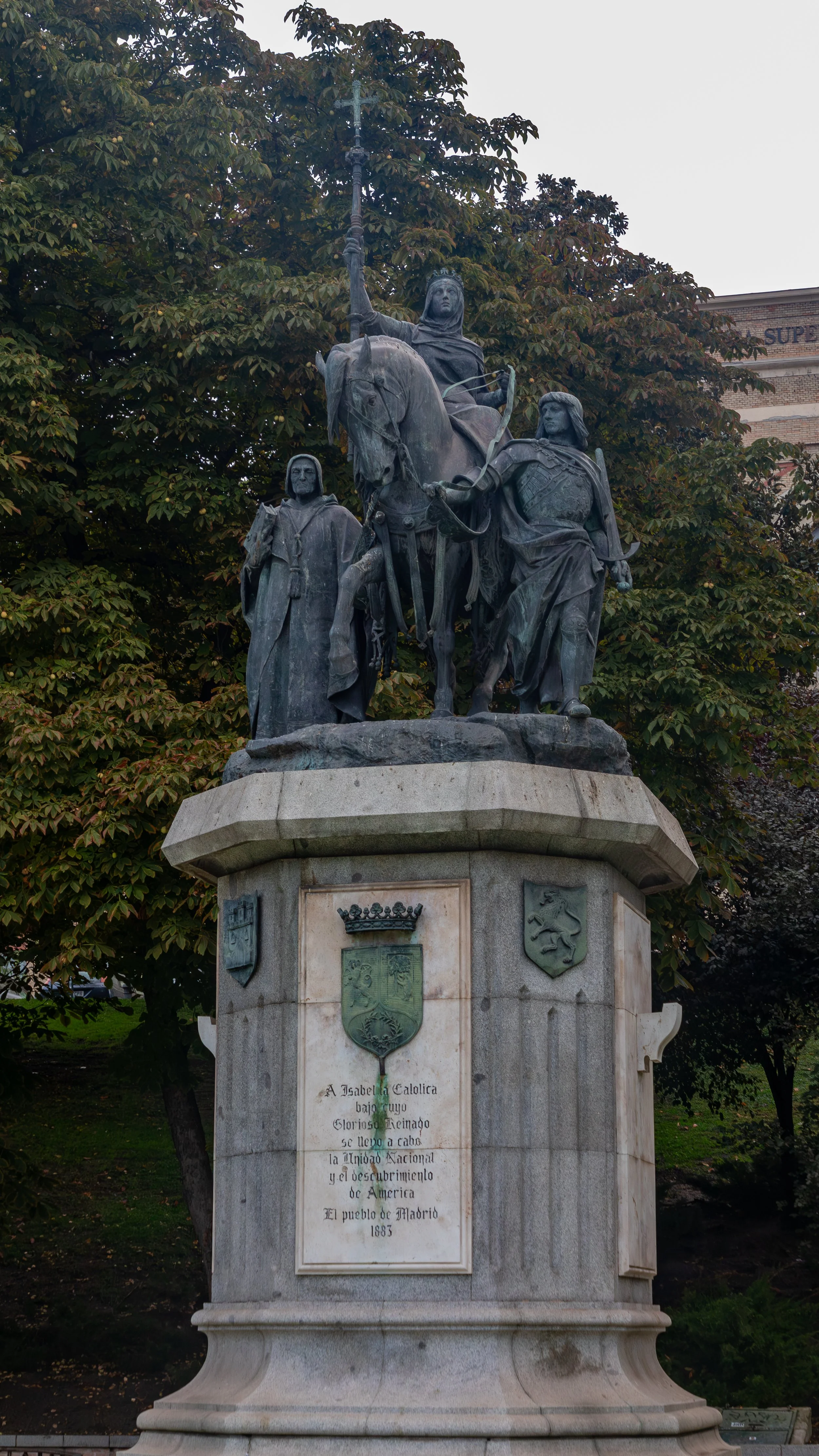  Monument to Isabella the Catholic (1883), located on the Paseo de la Castellana 