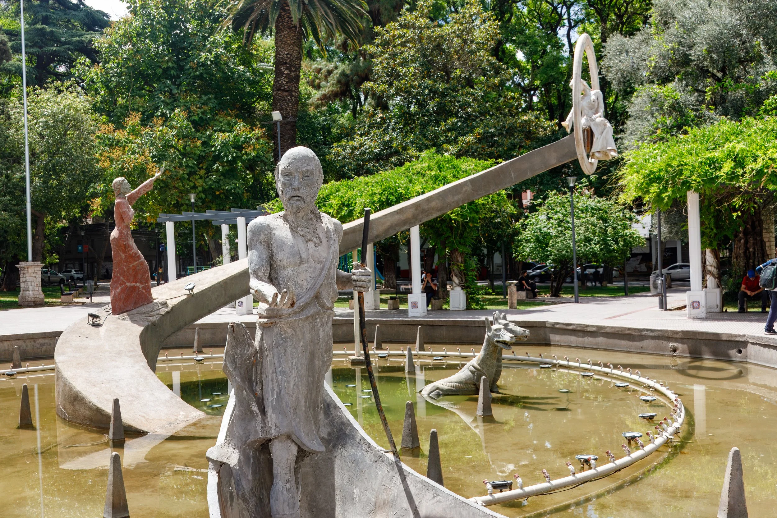  Moving on to our third square, this is the fountain sculpture in Plaza Italia, honoring Dante Alighieri 