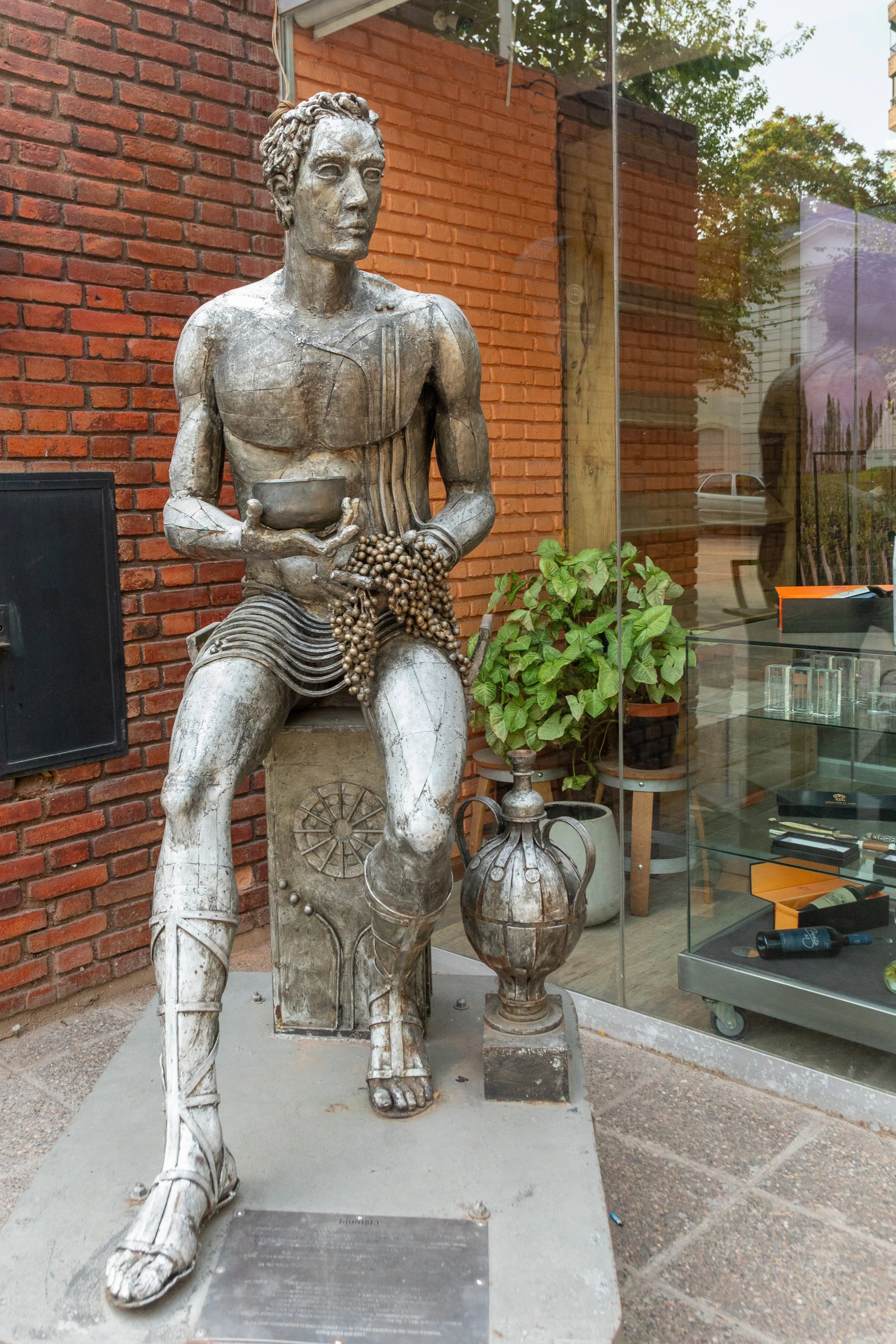  Back in Mendoza, after a rest, we decided to explore more, finding this statue outside one of the local restaurants 