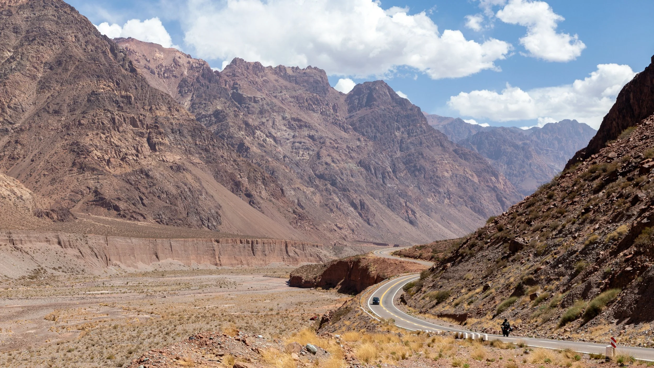  Looking back on Hwy 7 through the valley as we continued driving back towards Mendoza 