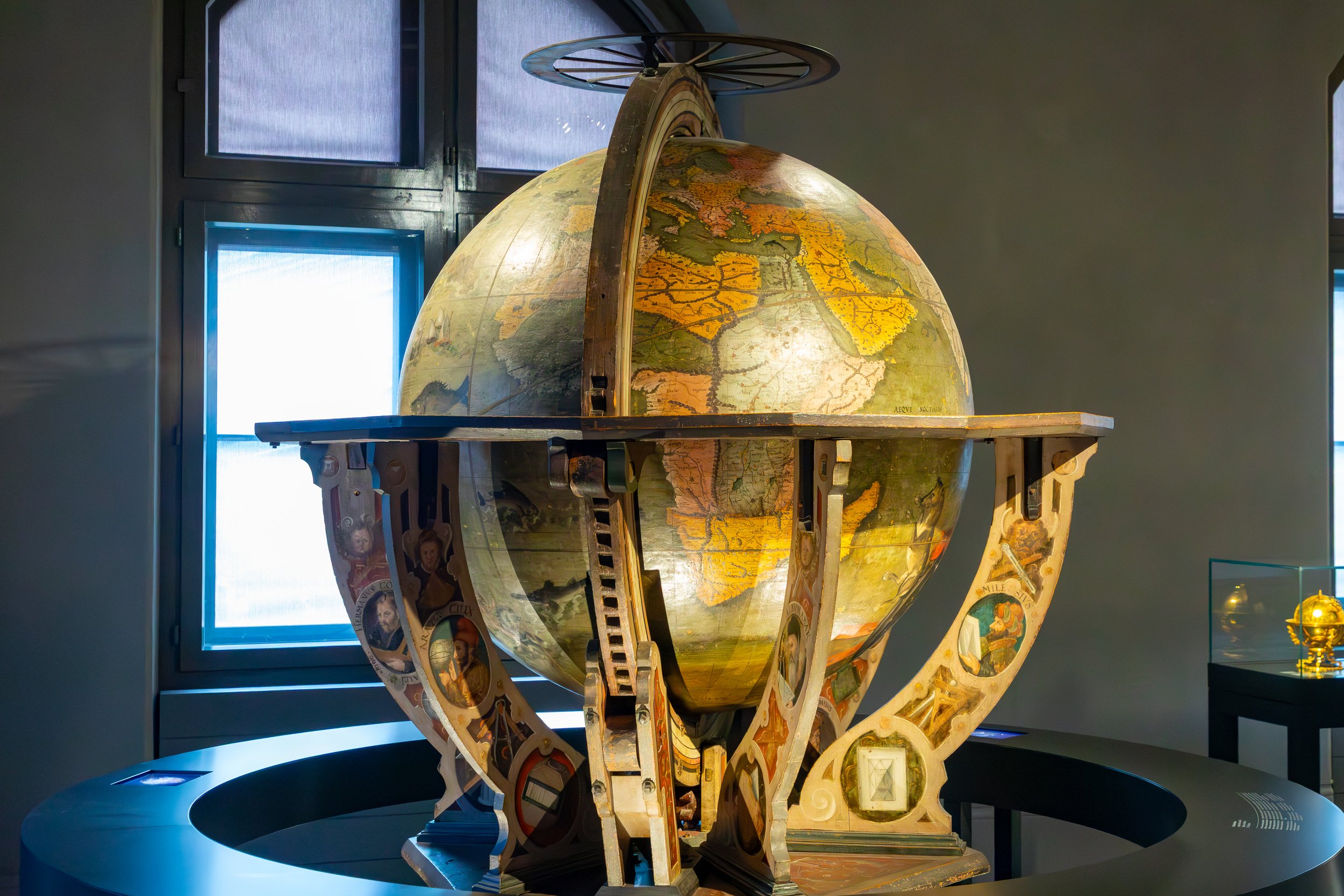  Fascinating 16th-century St. Gallen Globe shows how the world was perceived in 1576 by it’s creator Tilemann Stella 