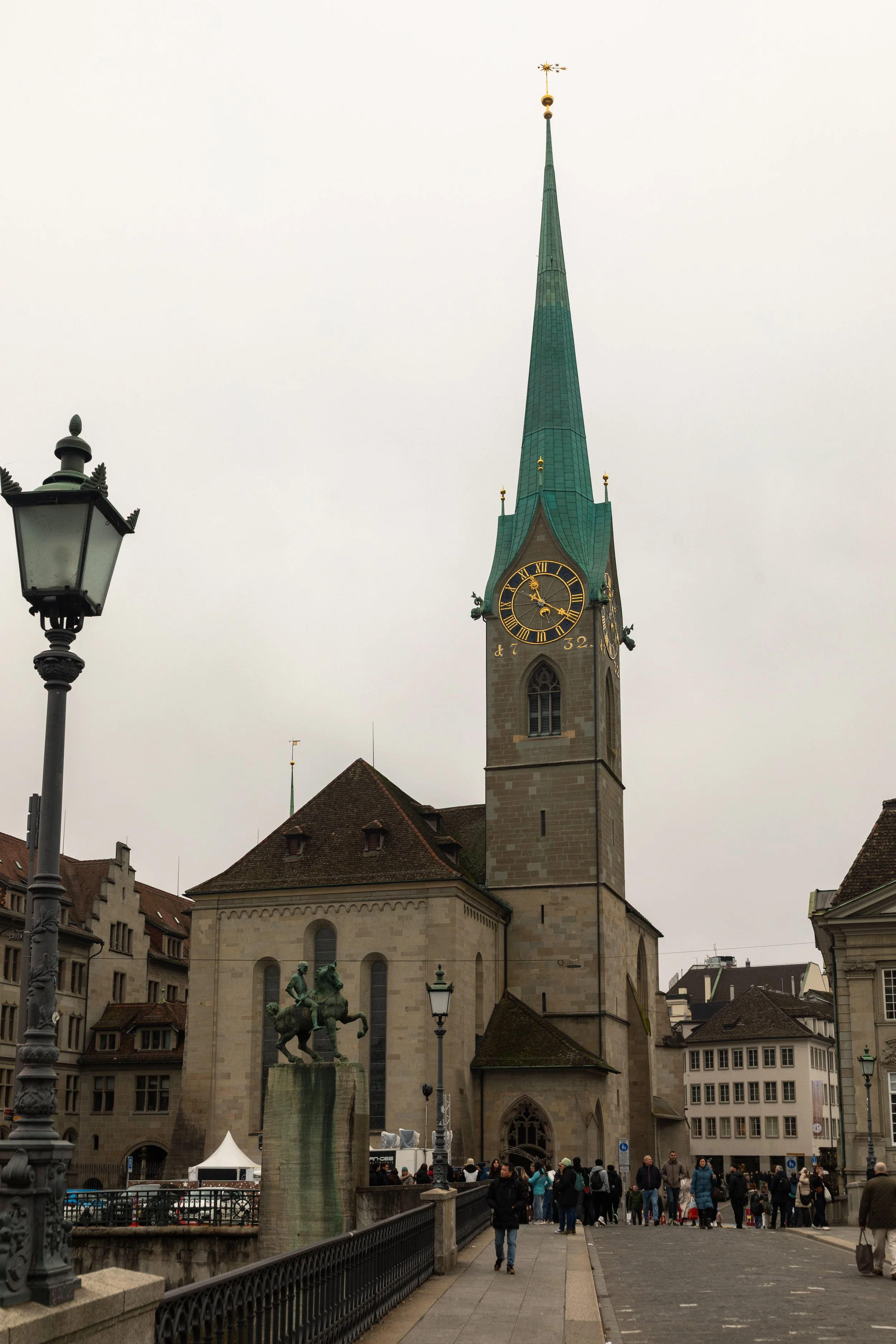  Looking across the Münsterbrücke bridge to the Fraumünster Church 