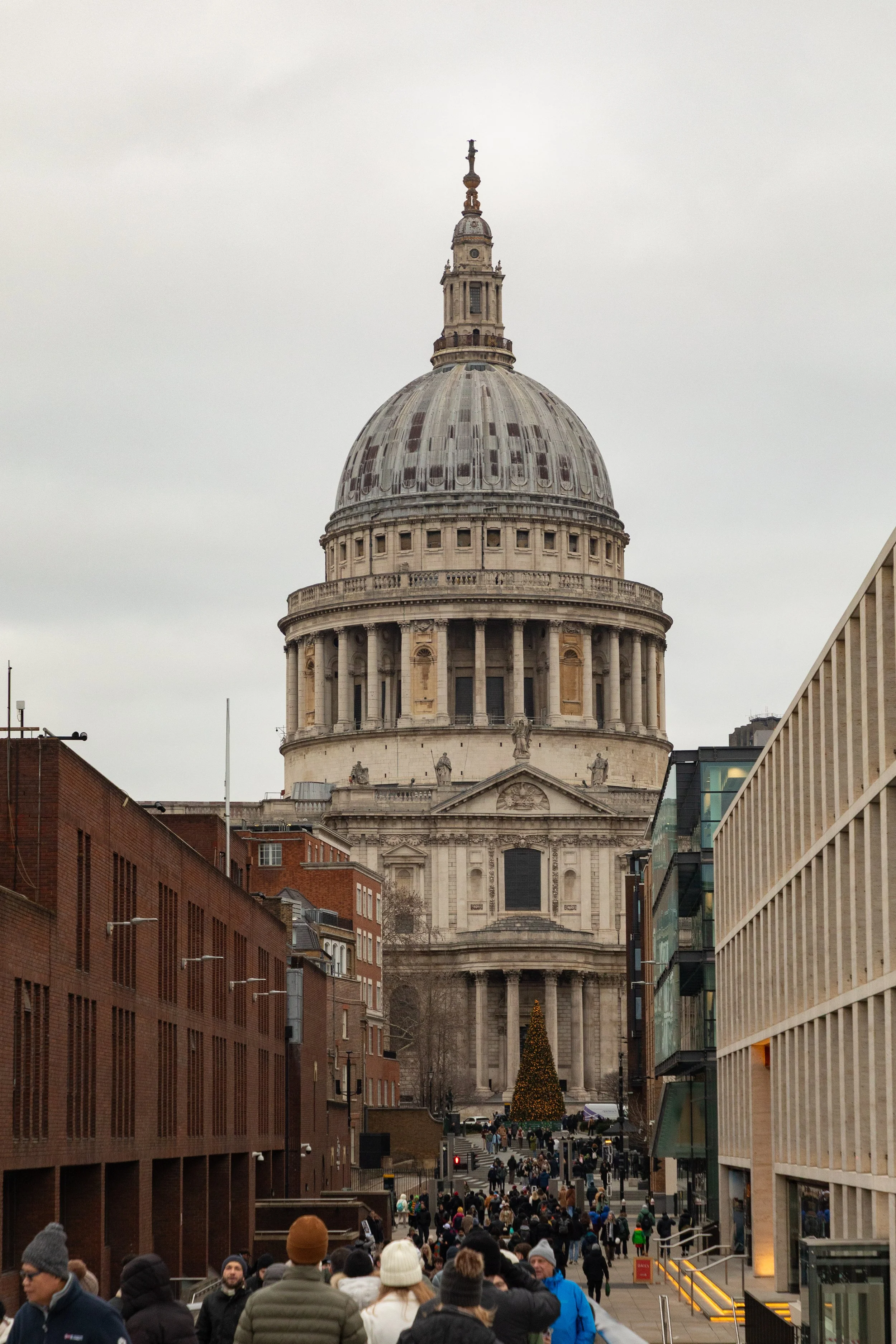 Over the Millennium Bridge approaching St. Paul’s Cathedral and their Christmas tree 