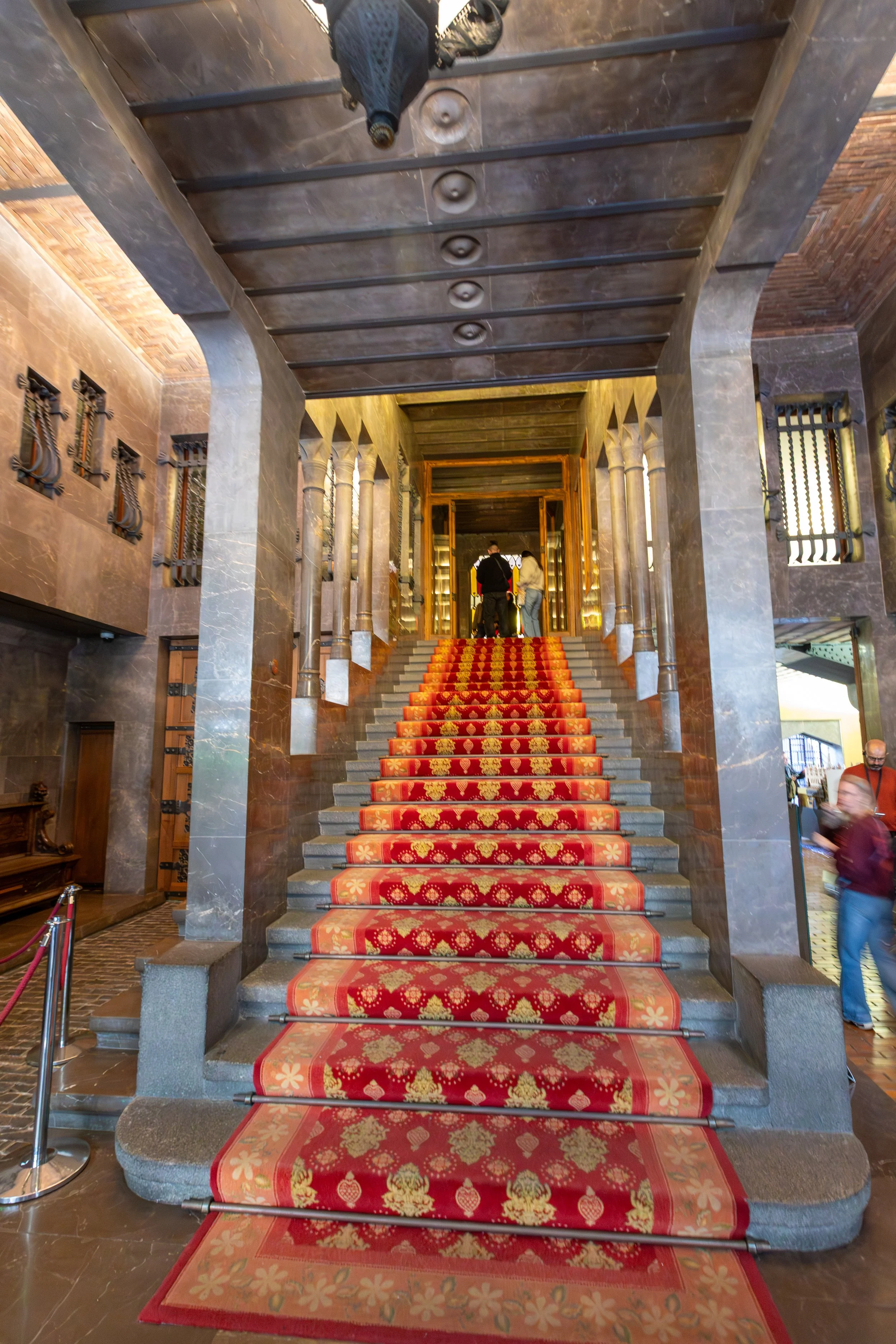  Main entrance into the Palace up to the first floor 