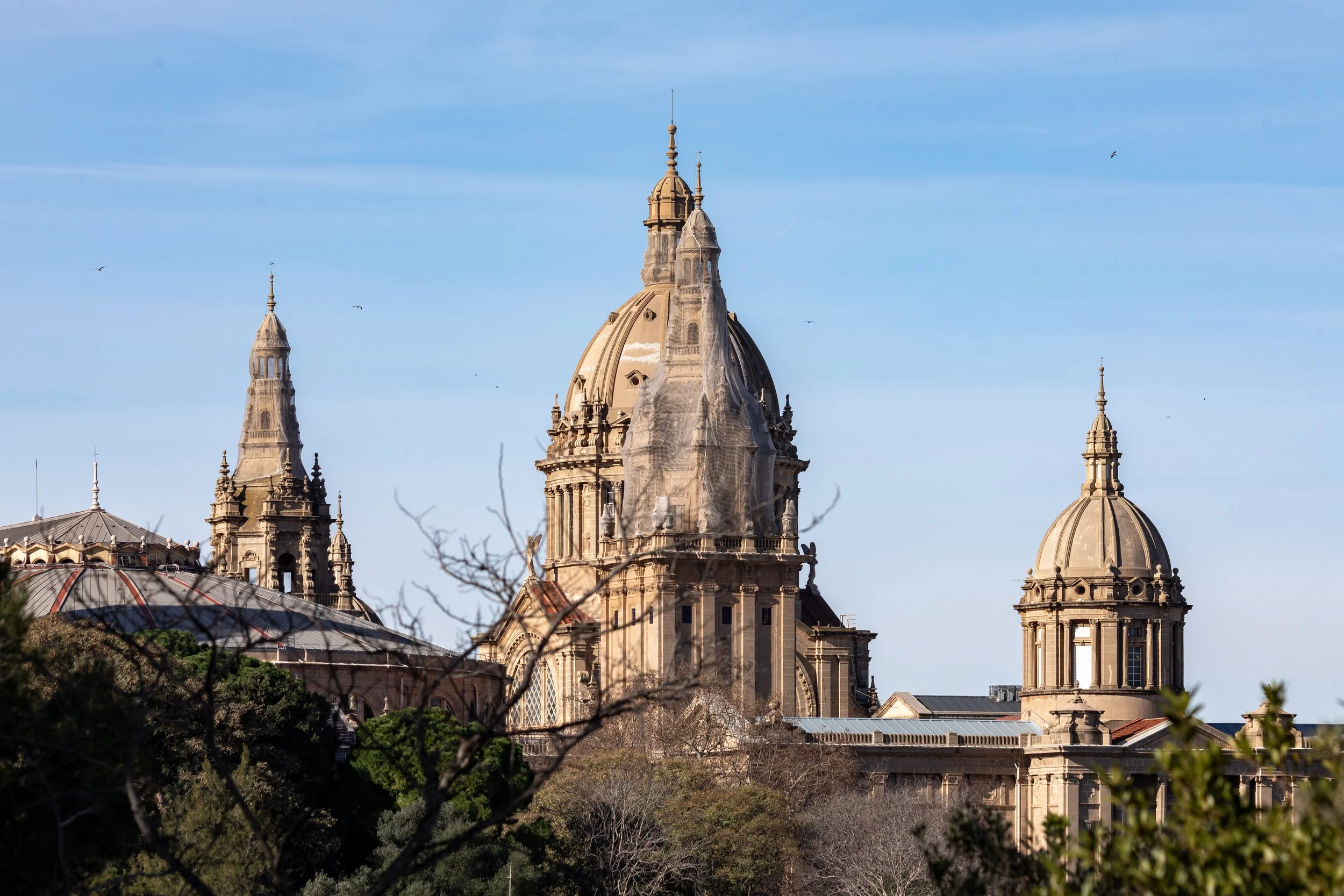 Palau Nacional, also located on Montjuïc, was the main site of the 1929 International Exhibition and currently houses the Museu Nacional d'Art de Catalunya 