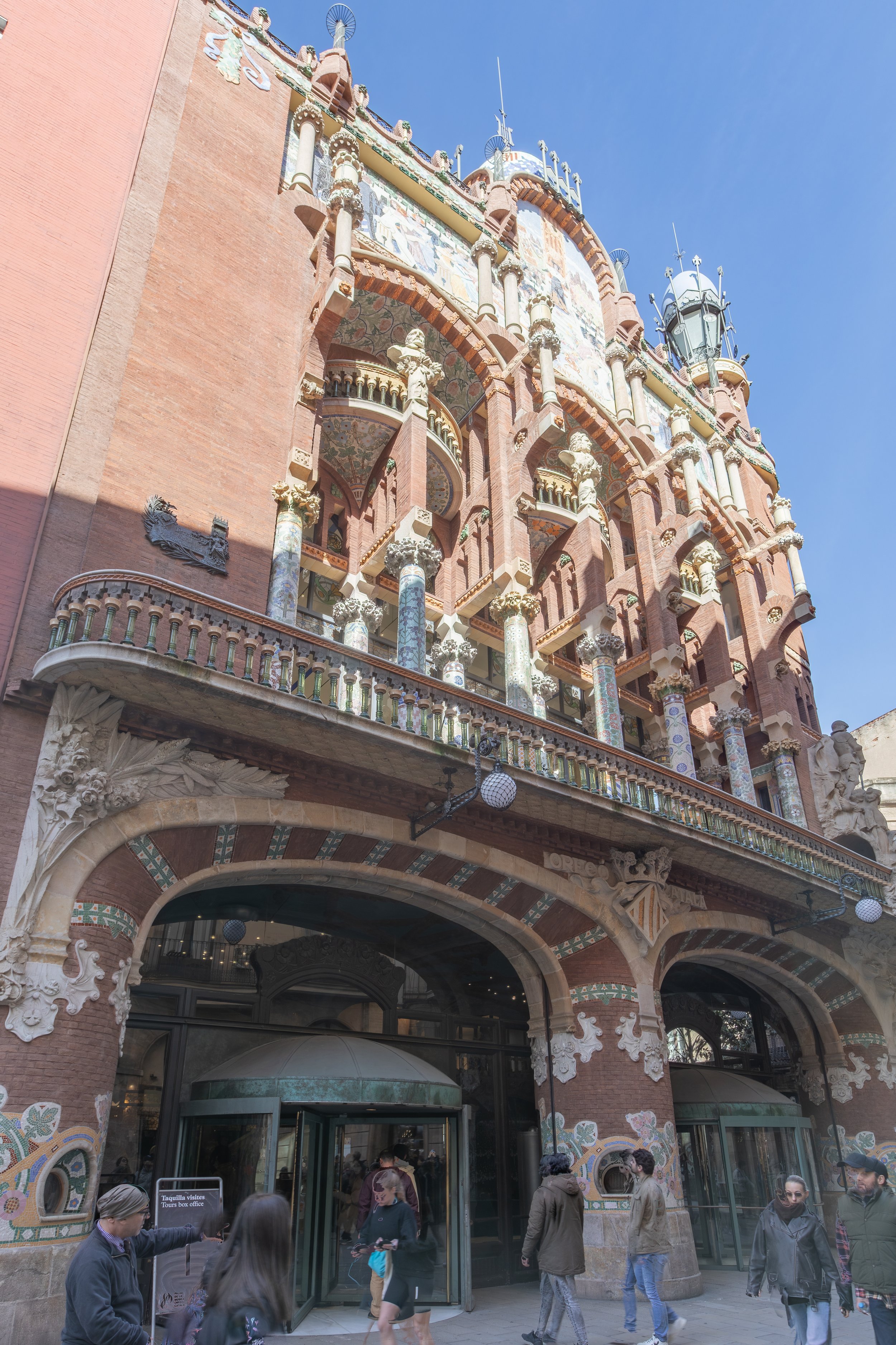  Exterior of Palau de la Música Catalana (1908), designed in the Catalan modernista style by the architect Lluís Domènech 