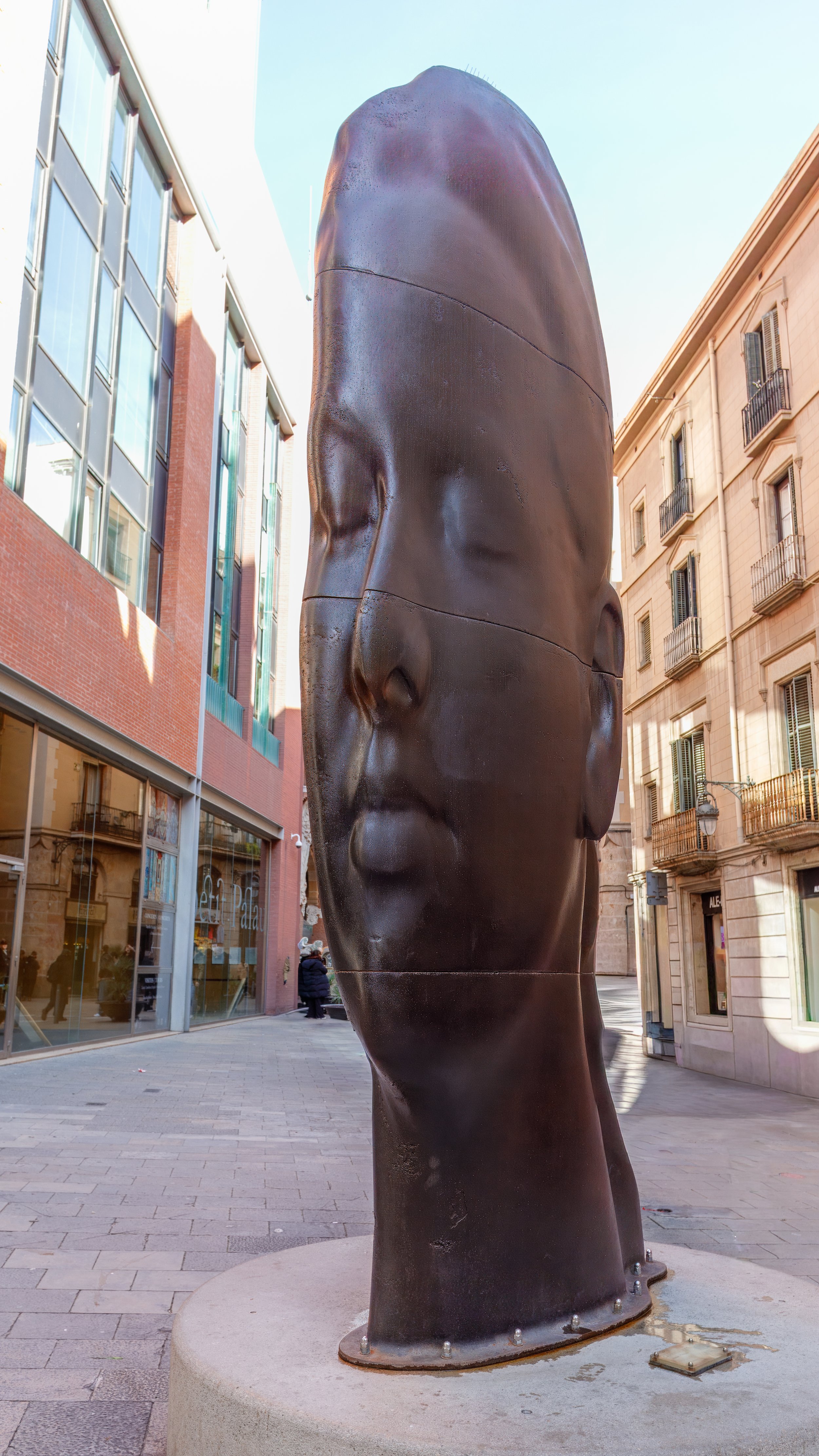  Outside the theatre, the 4.5m high  Carmela  cast-iron sculpture by renowned Catalan artist Jaume Plensa, is consistent with similar of his works we’ve observed in Madrid and in Toronto’s Financial District 