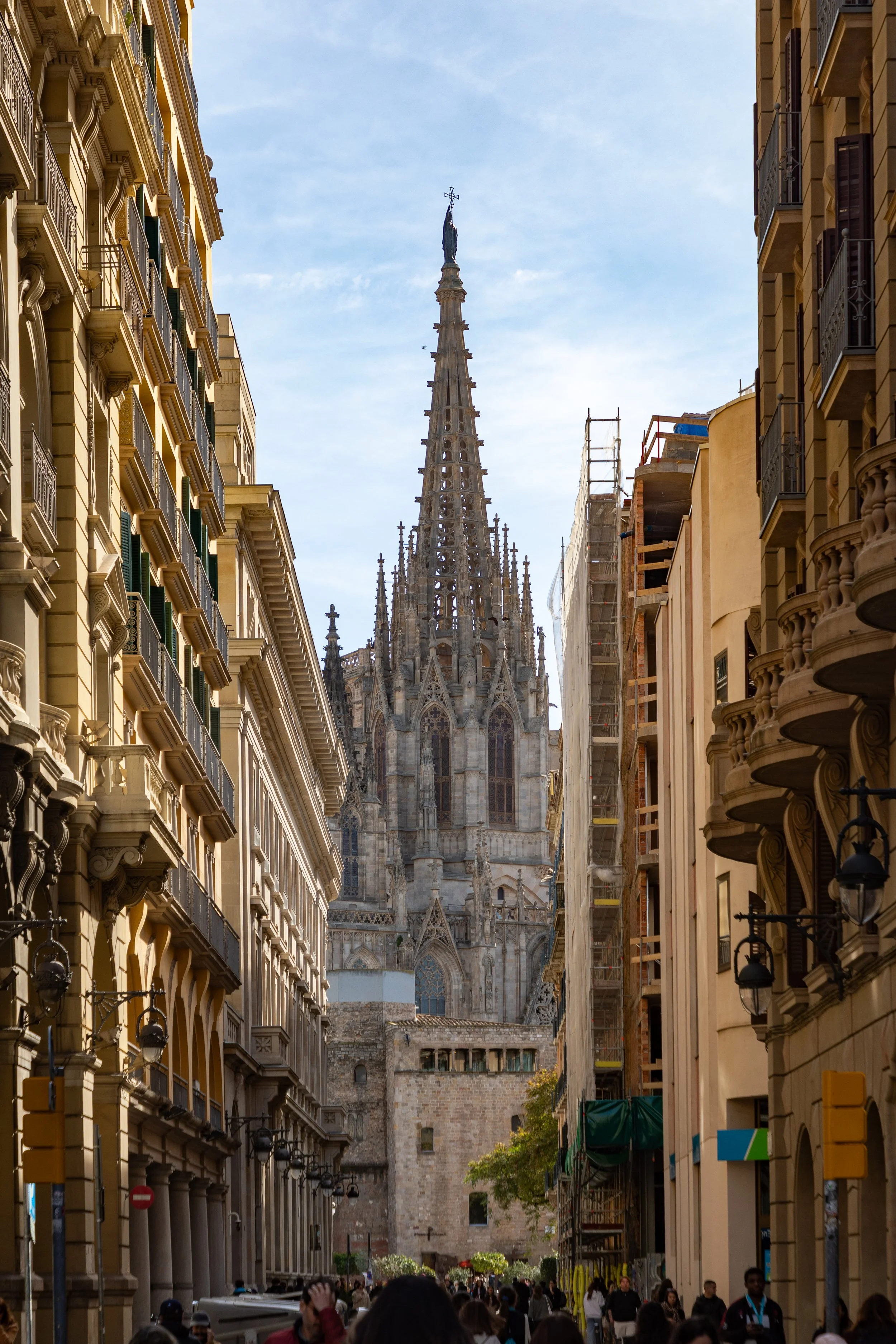  Back in the Gothic Quarter (Barri Gòtic), we encountered Barcelona Cathedral as we’d visited the night before, from a different angle 