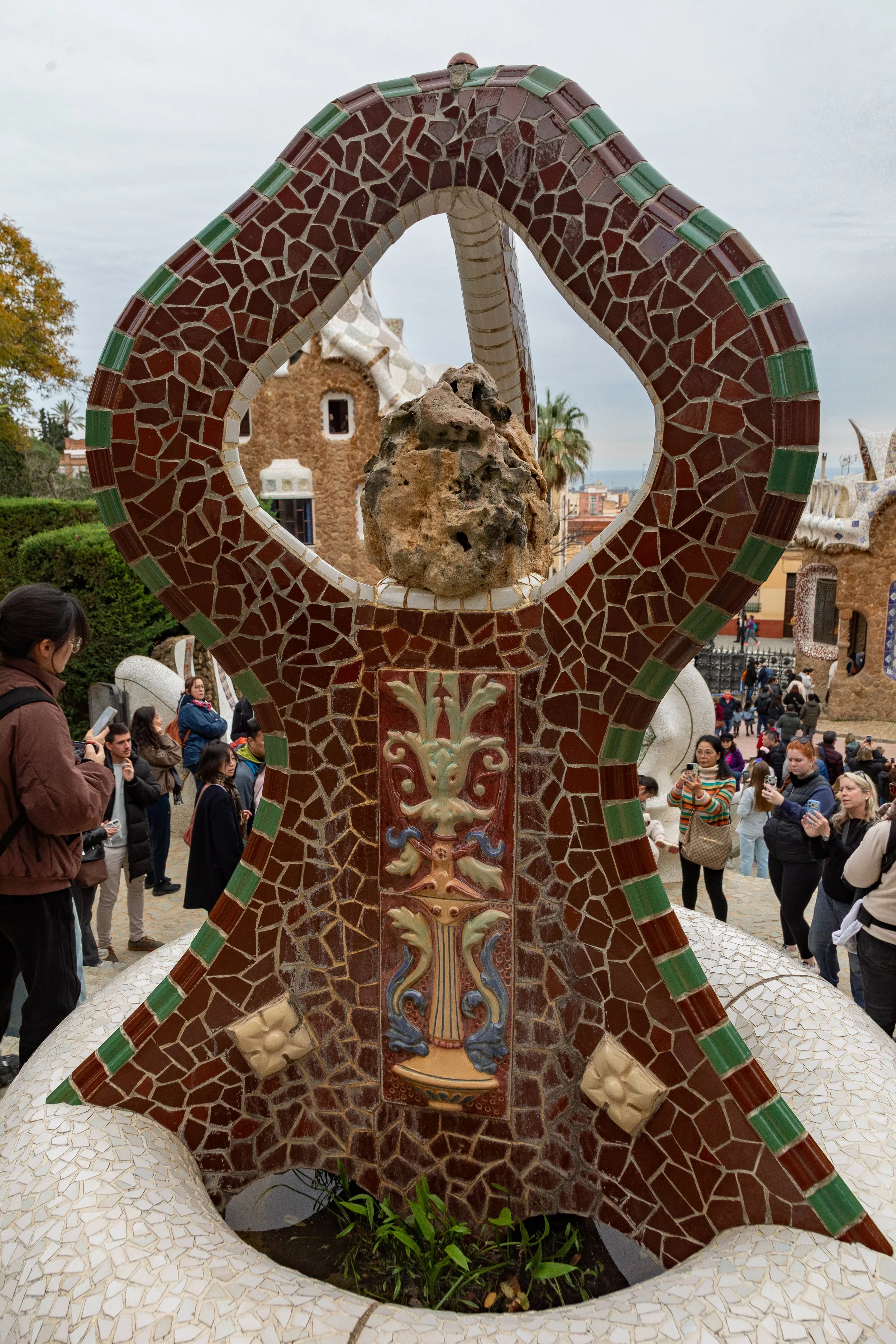  The first of the cascading mosaic fountains attracted a large crowd of photographers 