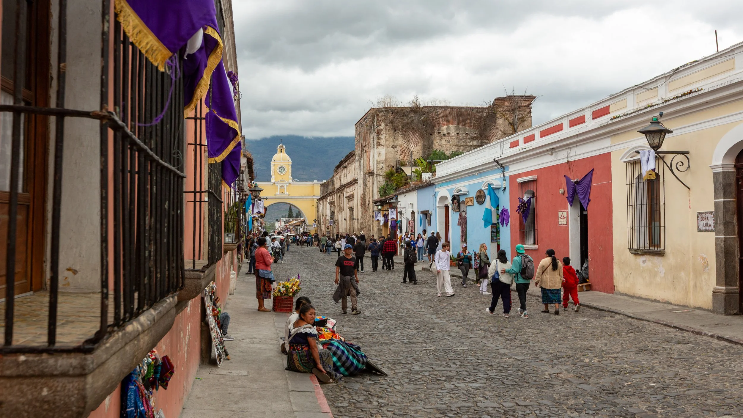  The old town has traditional cobblestone streets throughout, adding to the atmosphere, but also requiring careful attention when walking 