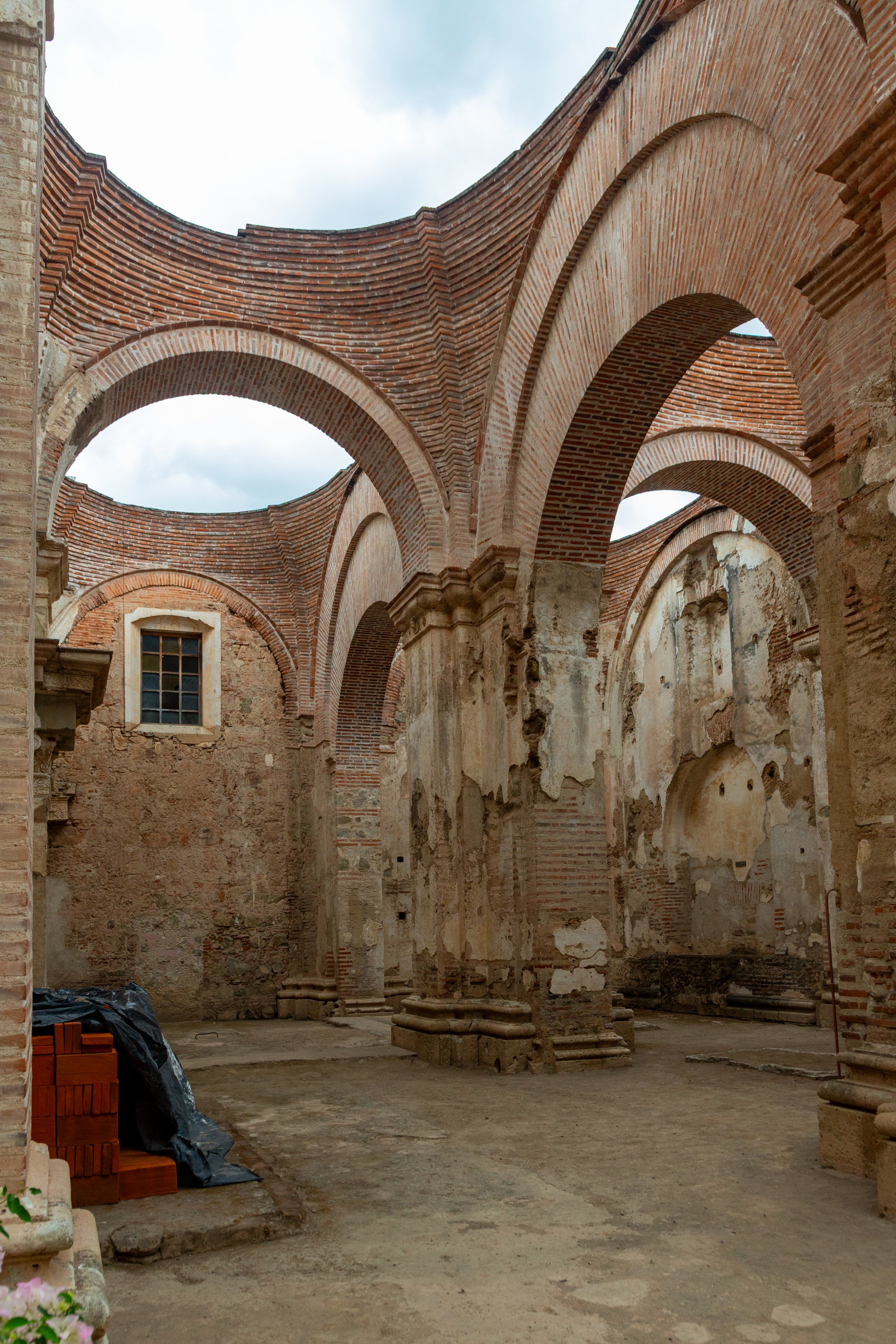  Some of the original wall coverings are still visible 