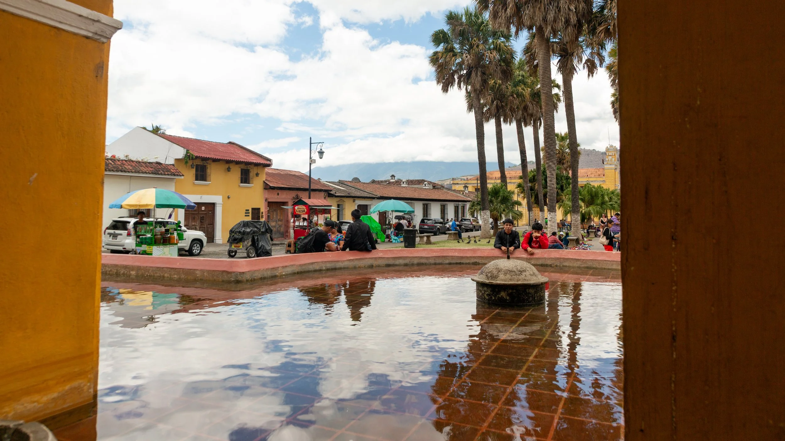  Tanque La Unión, a historic 19th-century public laundry facility 
