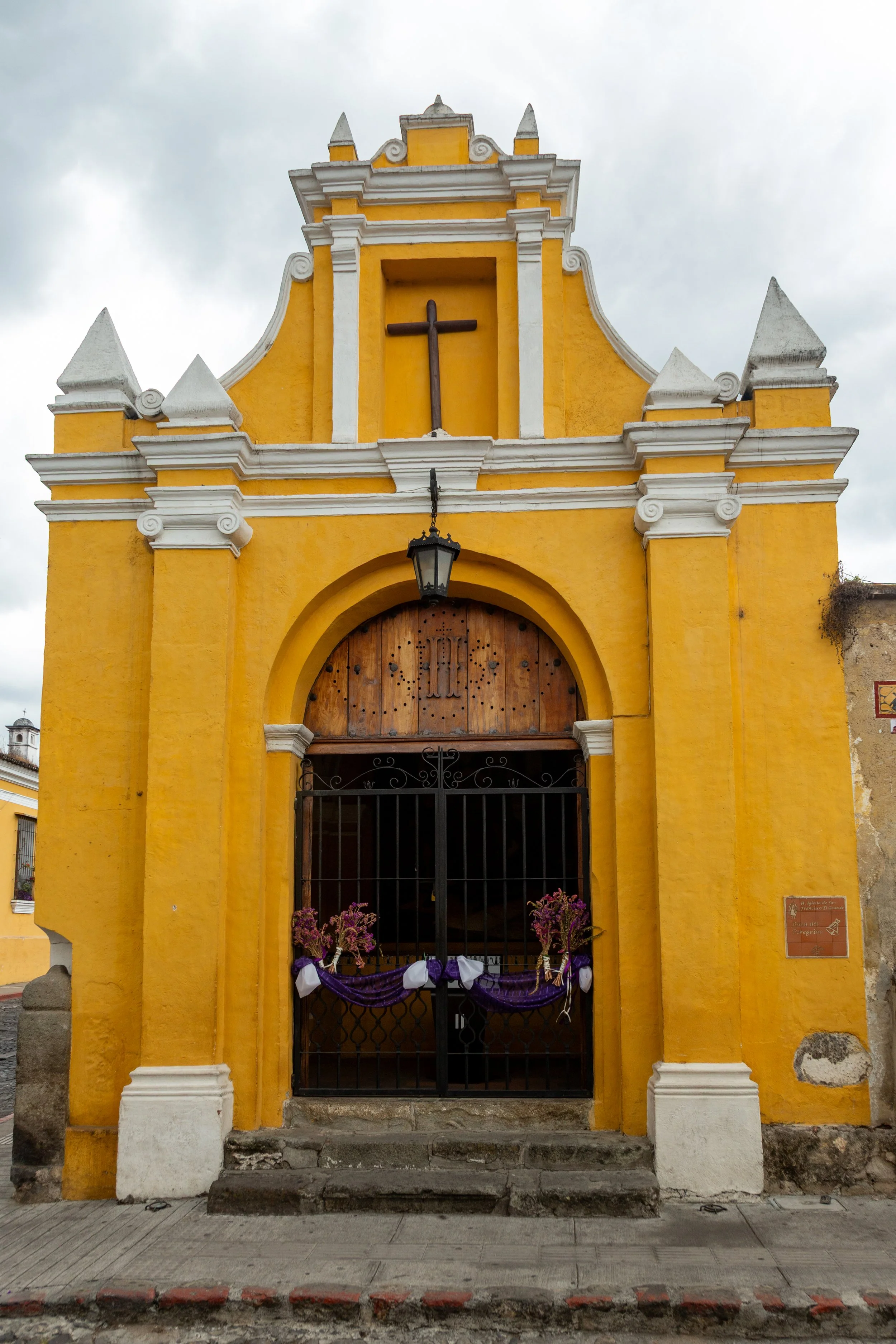  The colonial-era chapel located on the Calle de los Pasos (Street of the Steps) serves as one of the stations along the Pilgrim's Route leading to the Church of San Francisco 