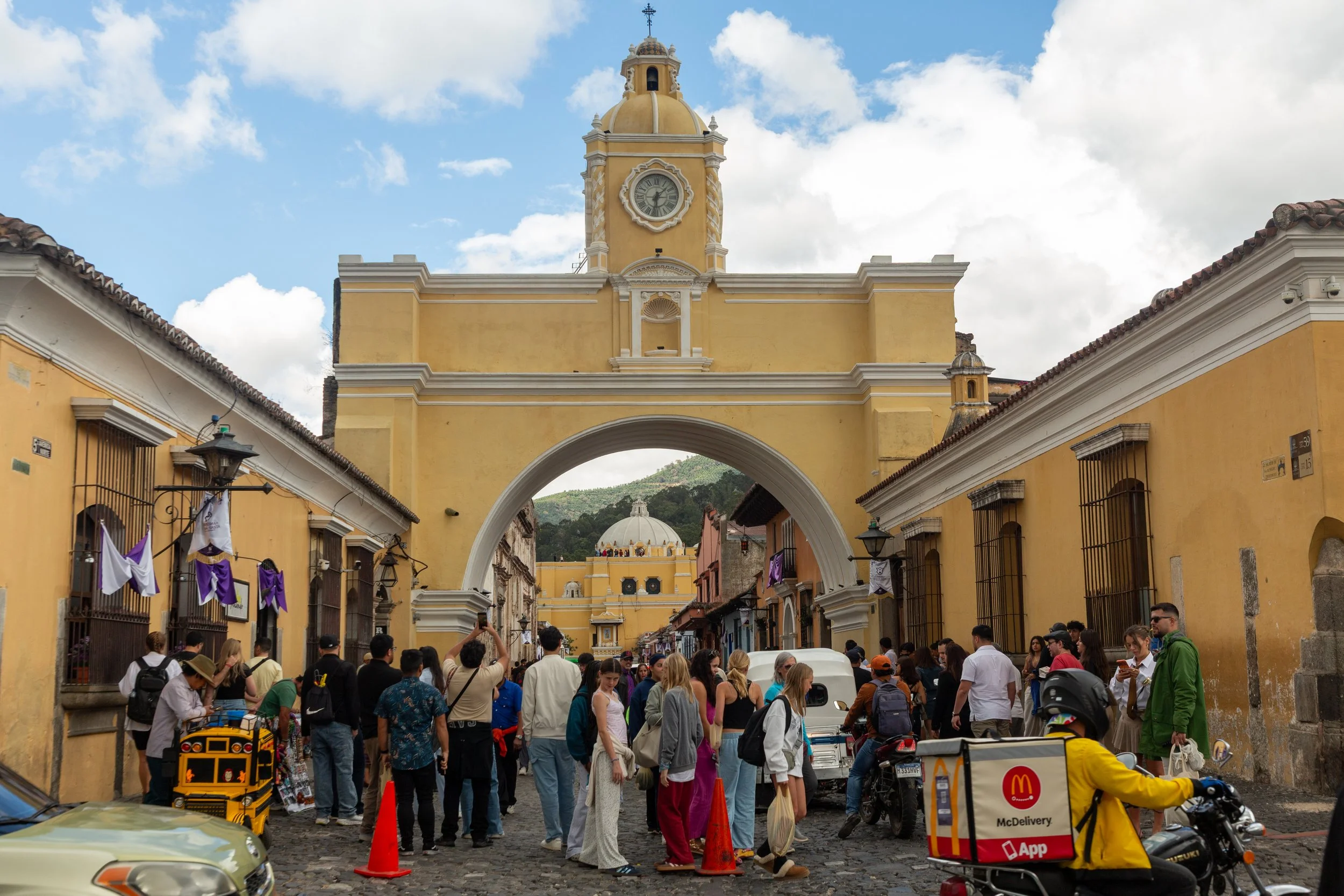  The 17th-century Santa Catalina Arch allowed clois t er e d nuns to cross between convent buildings without being seen from the street 