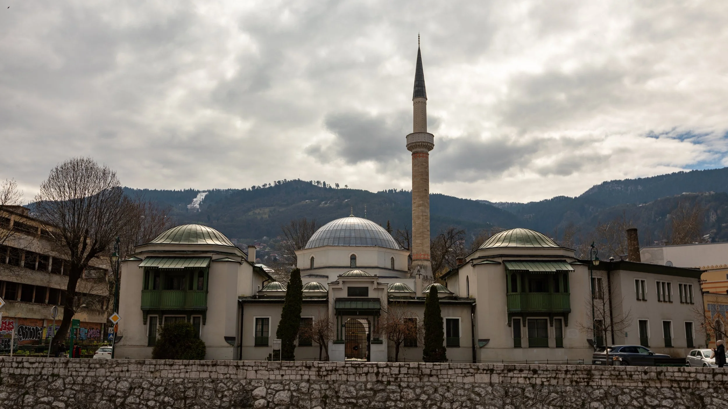  Across the river, Emperor's Mosque (Careva Džamija), built in 1457, the first mosque in Sarajevo. 