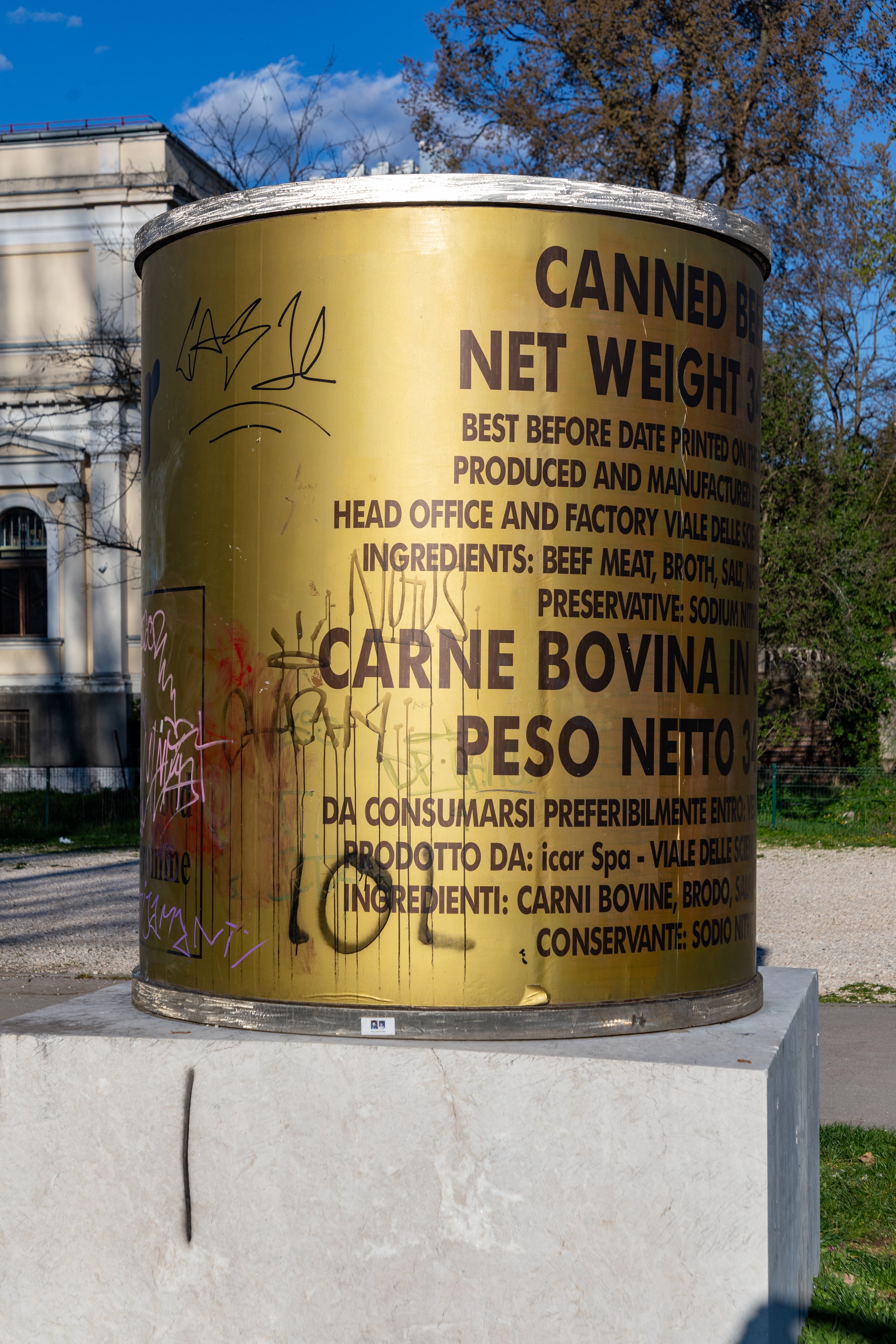  The 2007 ICAR Canned Beef Monument is a sarcastic "tribute" often referred to as the "Monument to the International Community" from the "Grateful Citizens of Sarajevo", who actually felt the humanitarian aid was severely lacking 