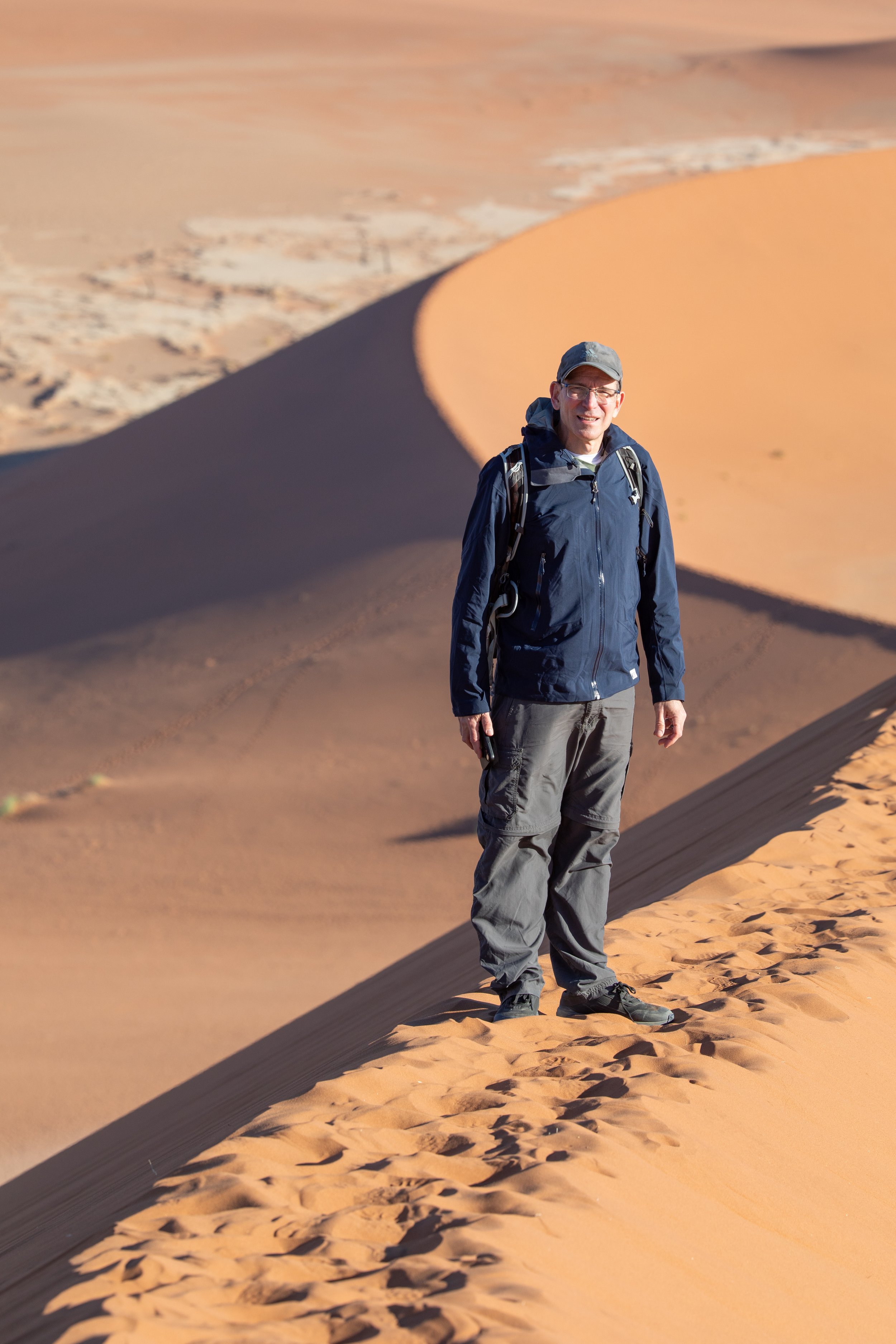  Feeling like the king of the castle and wondering how this ridge built entirely of sand is not collapsing beneath me 
