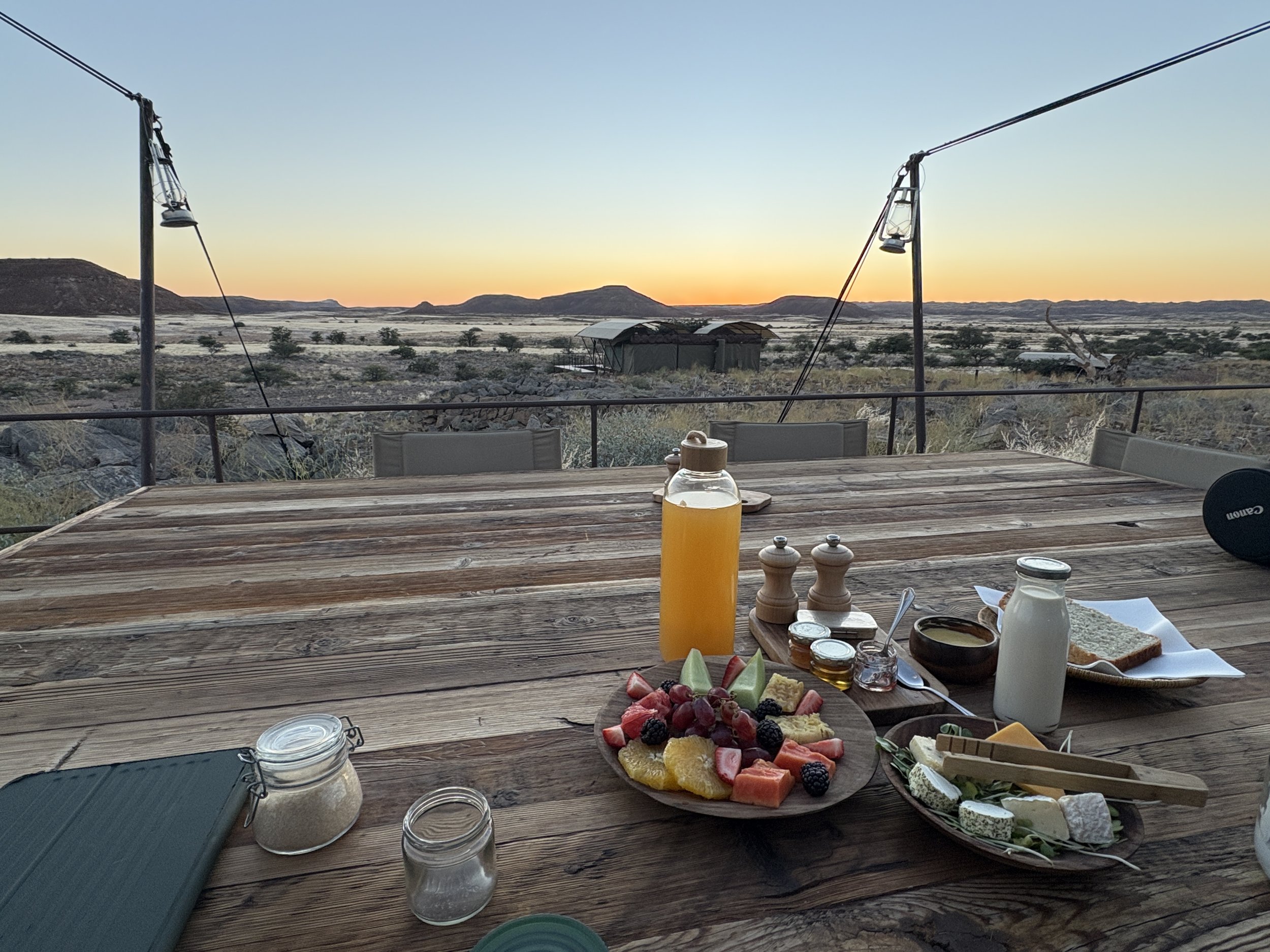  Starting our sunrise breakfast 
