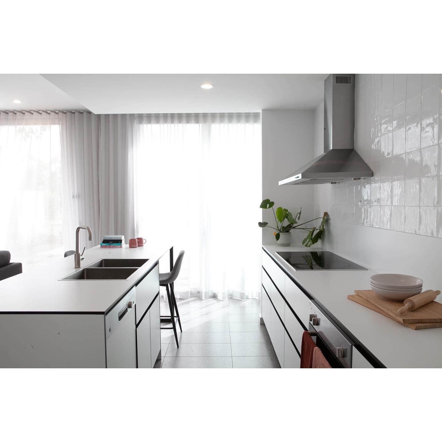 // Kambah Dual Occupancy

Architect &amp; Interior Design: @de.rome.architects 
Photography: @jodiederome 
Builder: @simmo.arthur 

#architecture #interiordesign #kitchen #bathroom