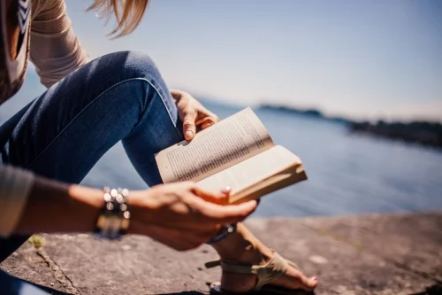 woman reading.jpg