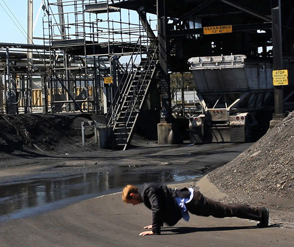 Christian Nagler & Azin Seraj, still from Market Fitness