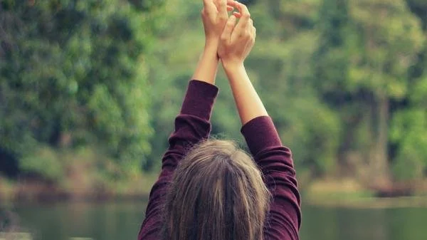 Knitting Comfortably.  How to Release tension while knitting.