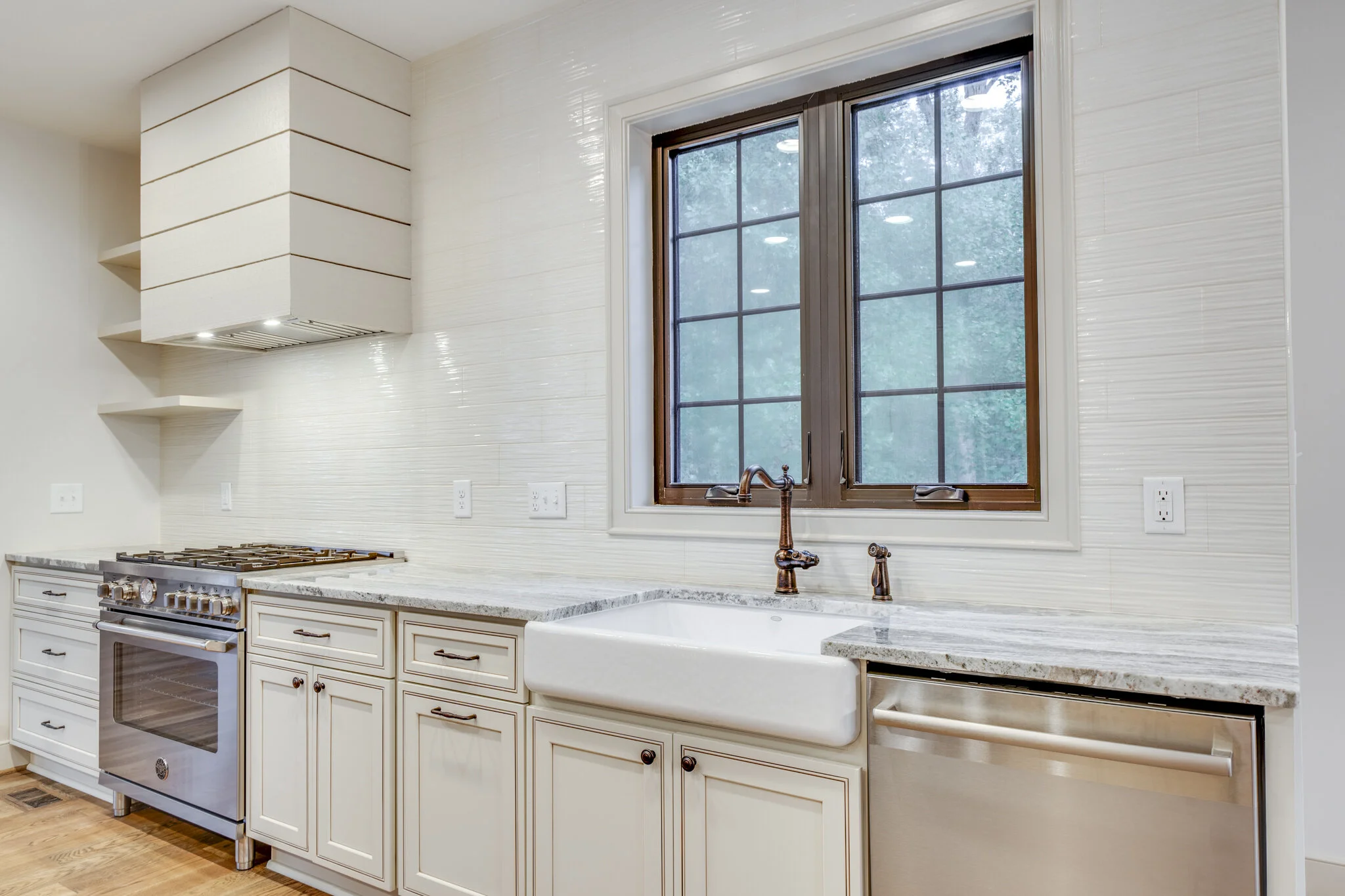 Kitchen 2.jpg