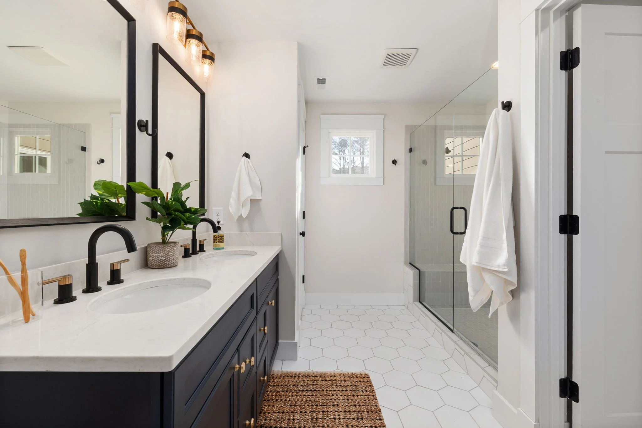 Franklin II Large Primary Bath Mixed Metal Finishes