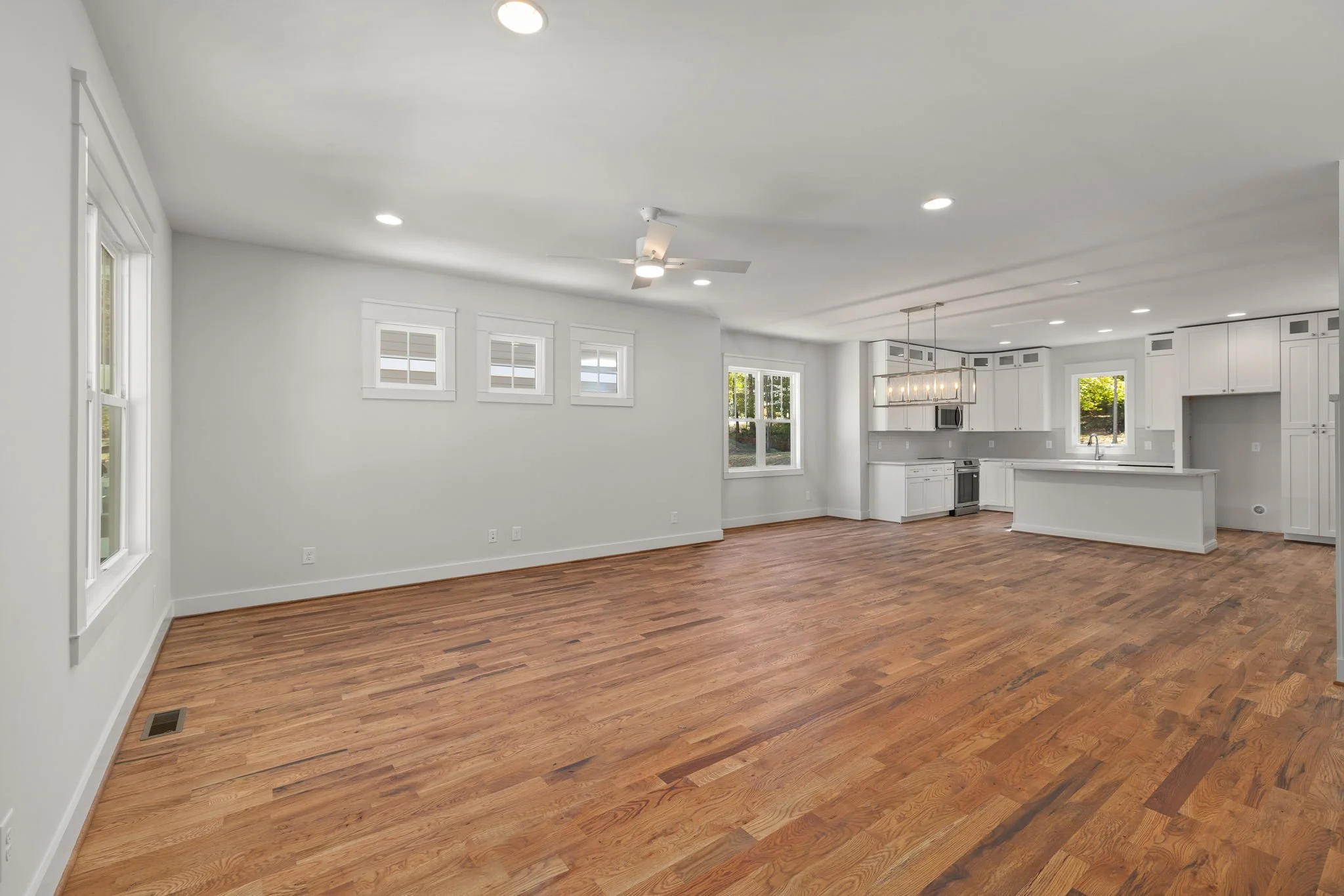 Stratford II Open Floorplan Windows