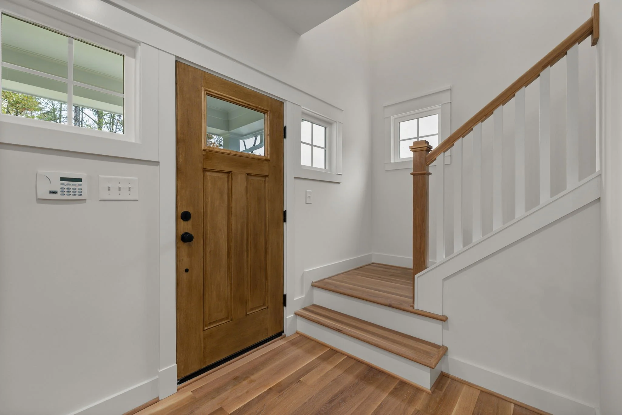 Thompson I Foyer Natural Light