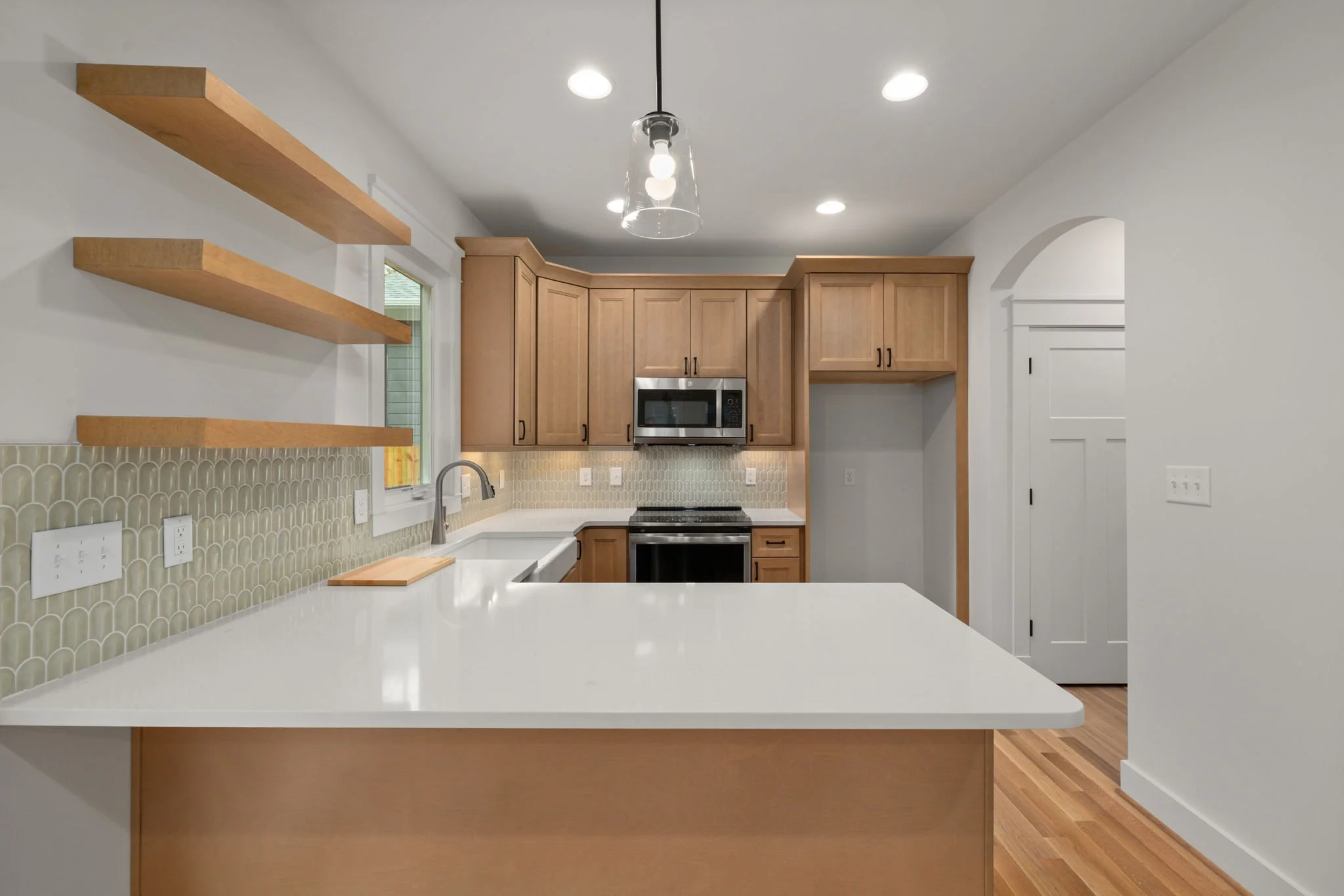 Thompson I Scale Tile Backsplash