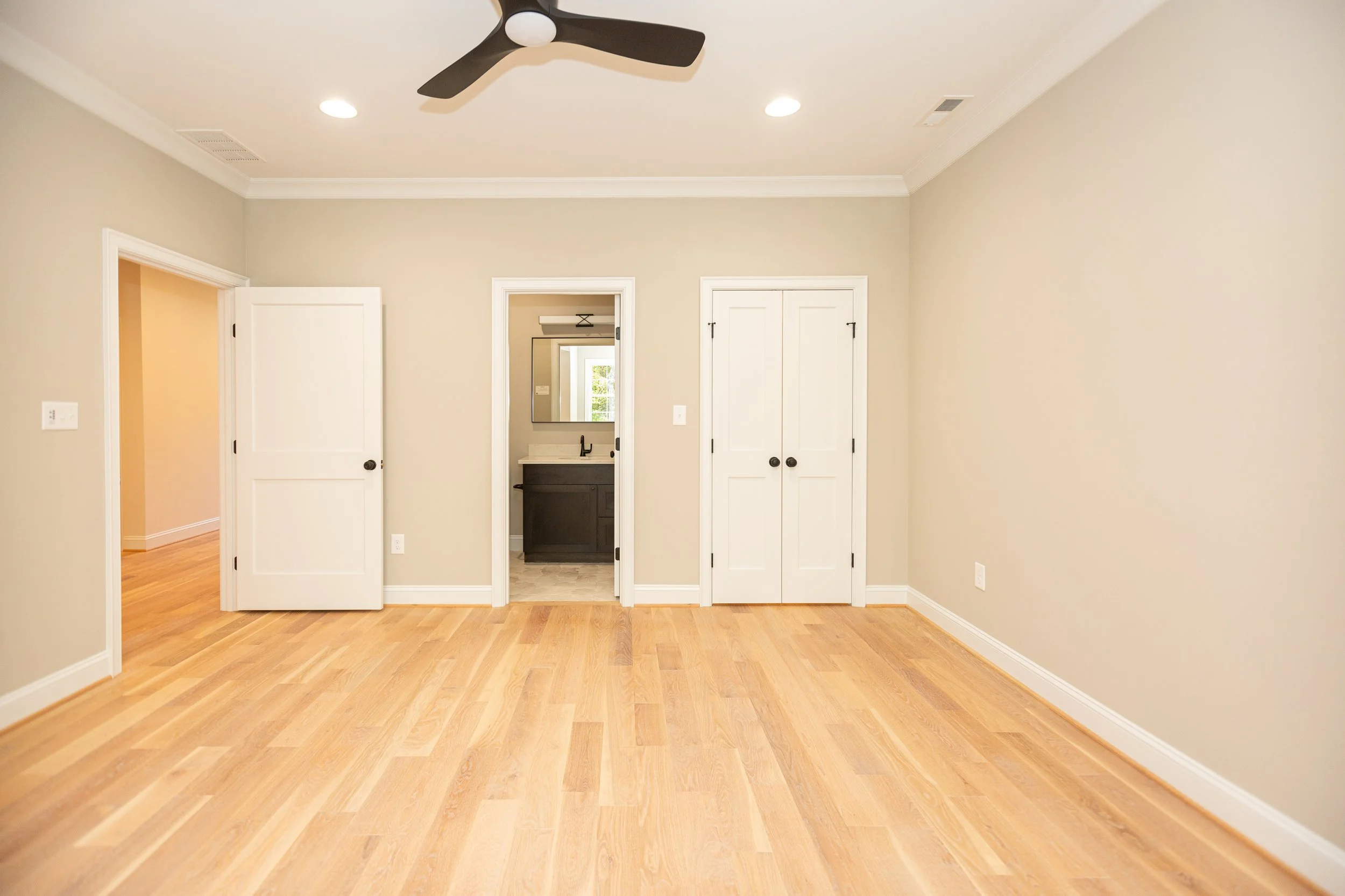 kensington-ii-presale-bedroom-en-suite-anderson-st-durham-nc.jpg
