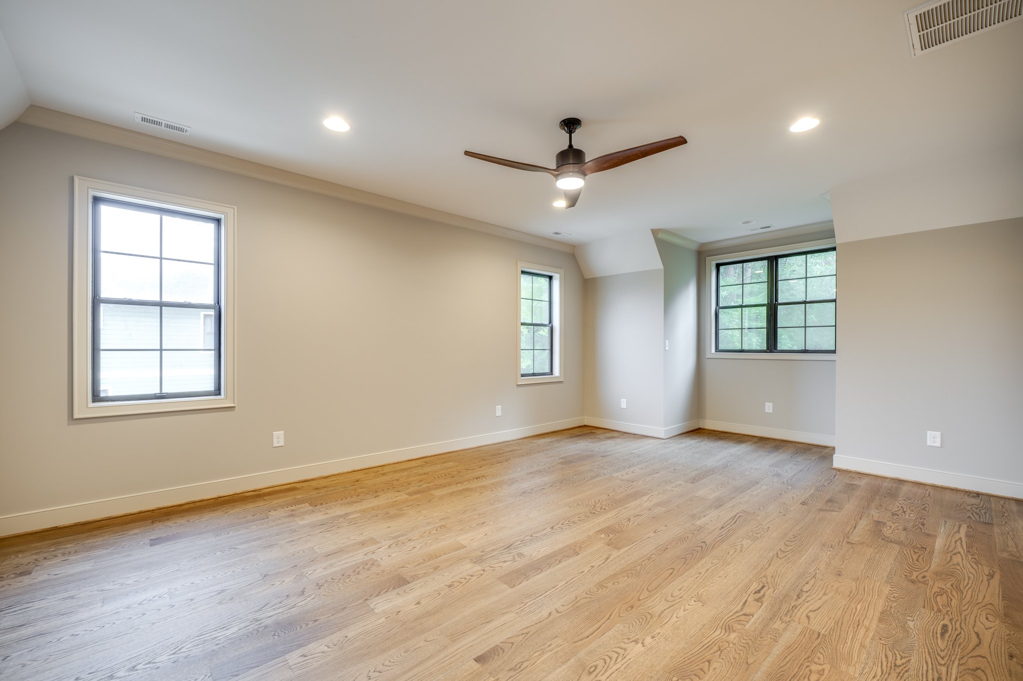 kensington-i-presale-spacious-bedroom-close-to-duke-durham-nc.jpg