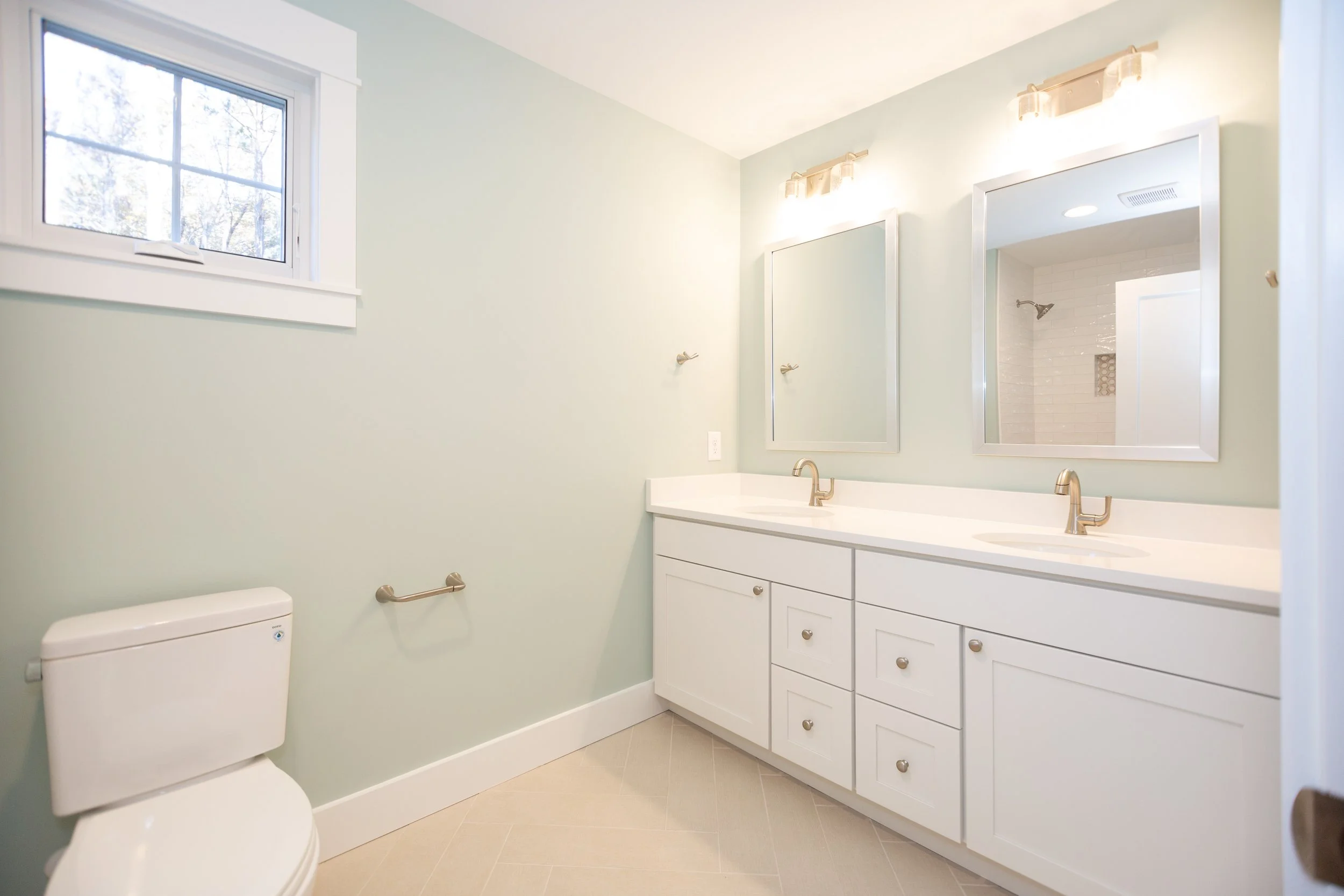 omstead-iii-presale-double-vanity-bath-near-duke.jpg