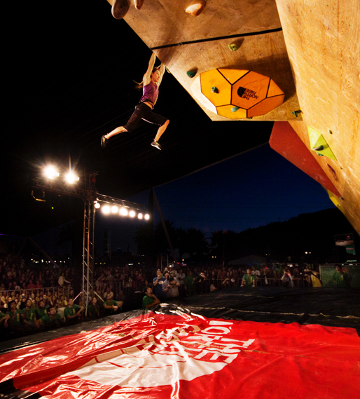 Above: Lisa on her way to victory at an International Bouldering Competition, Santiago, Chile